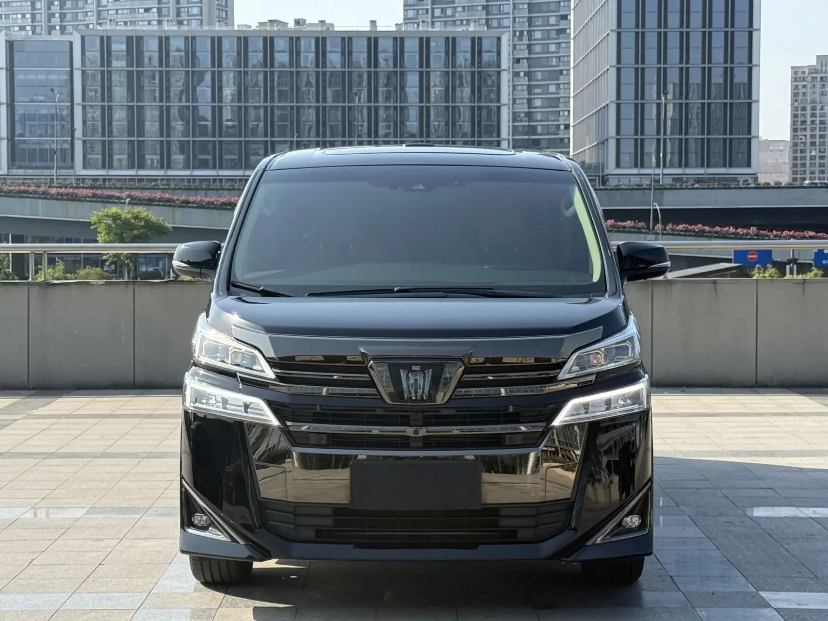 Toyota Crown Wellfire