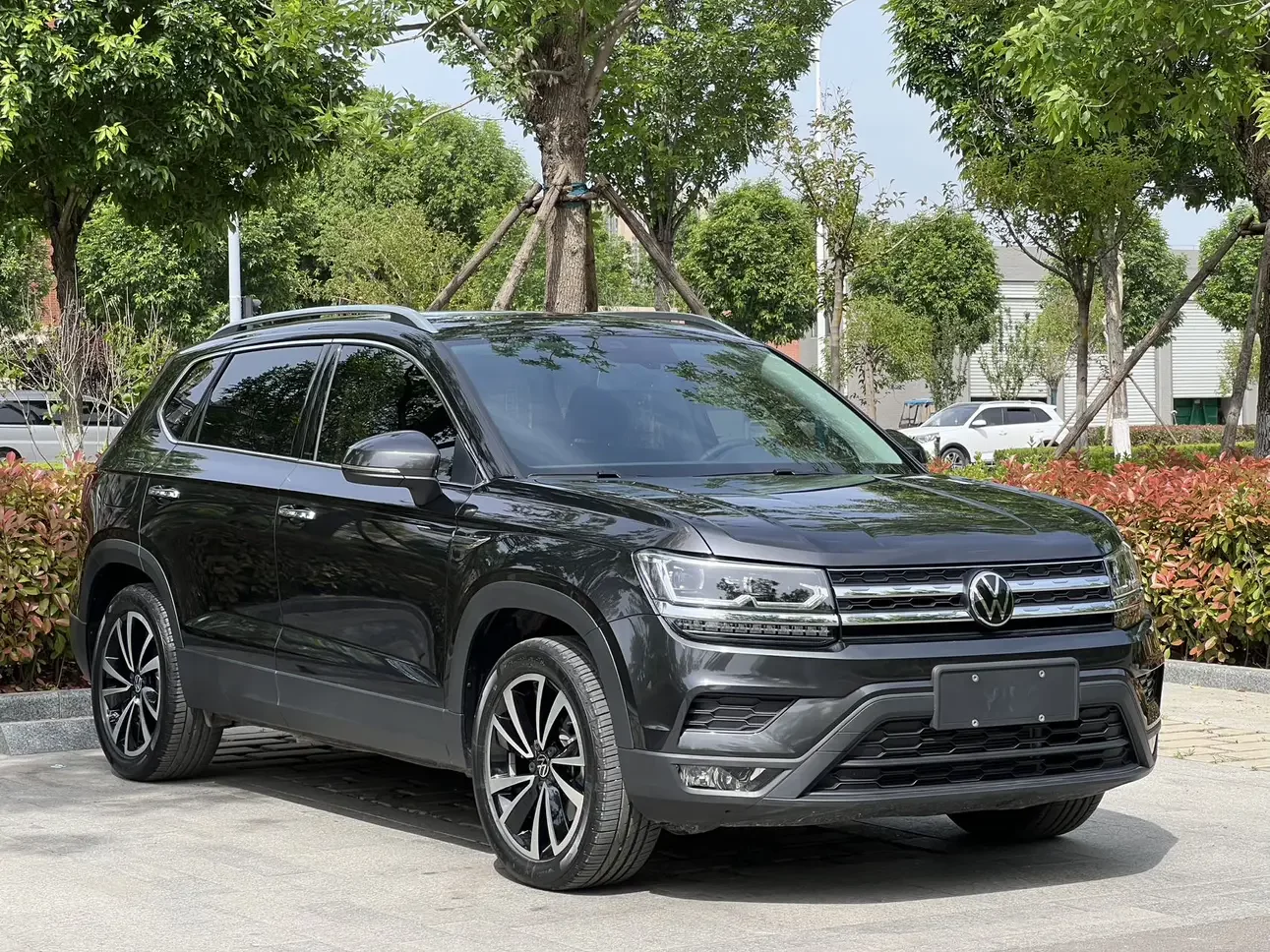 Volkswagen Tharu