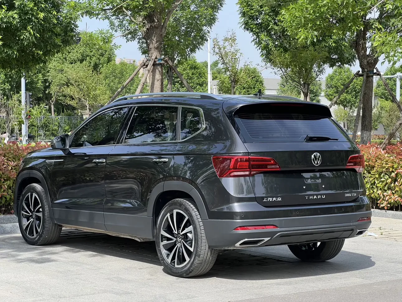Volkswagen Tharu