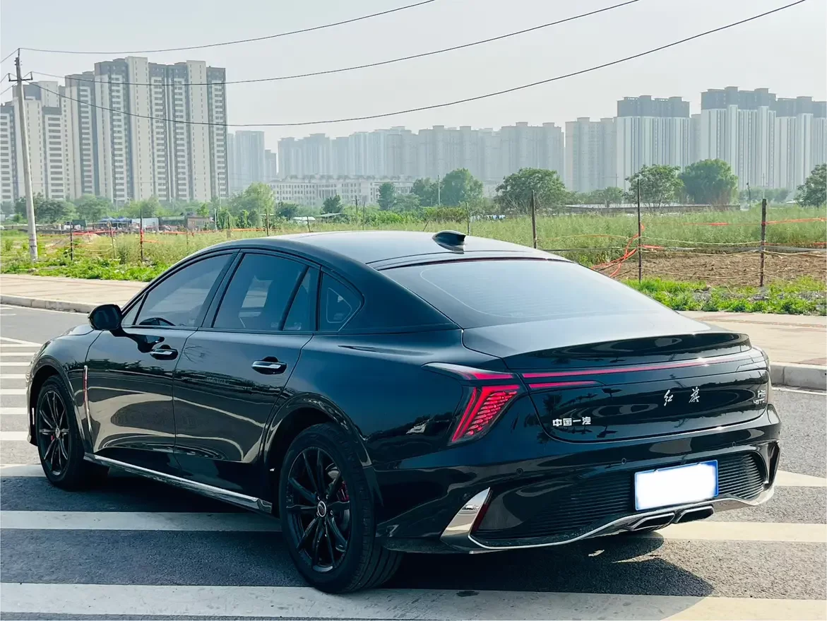 Hongqi H6