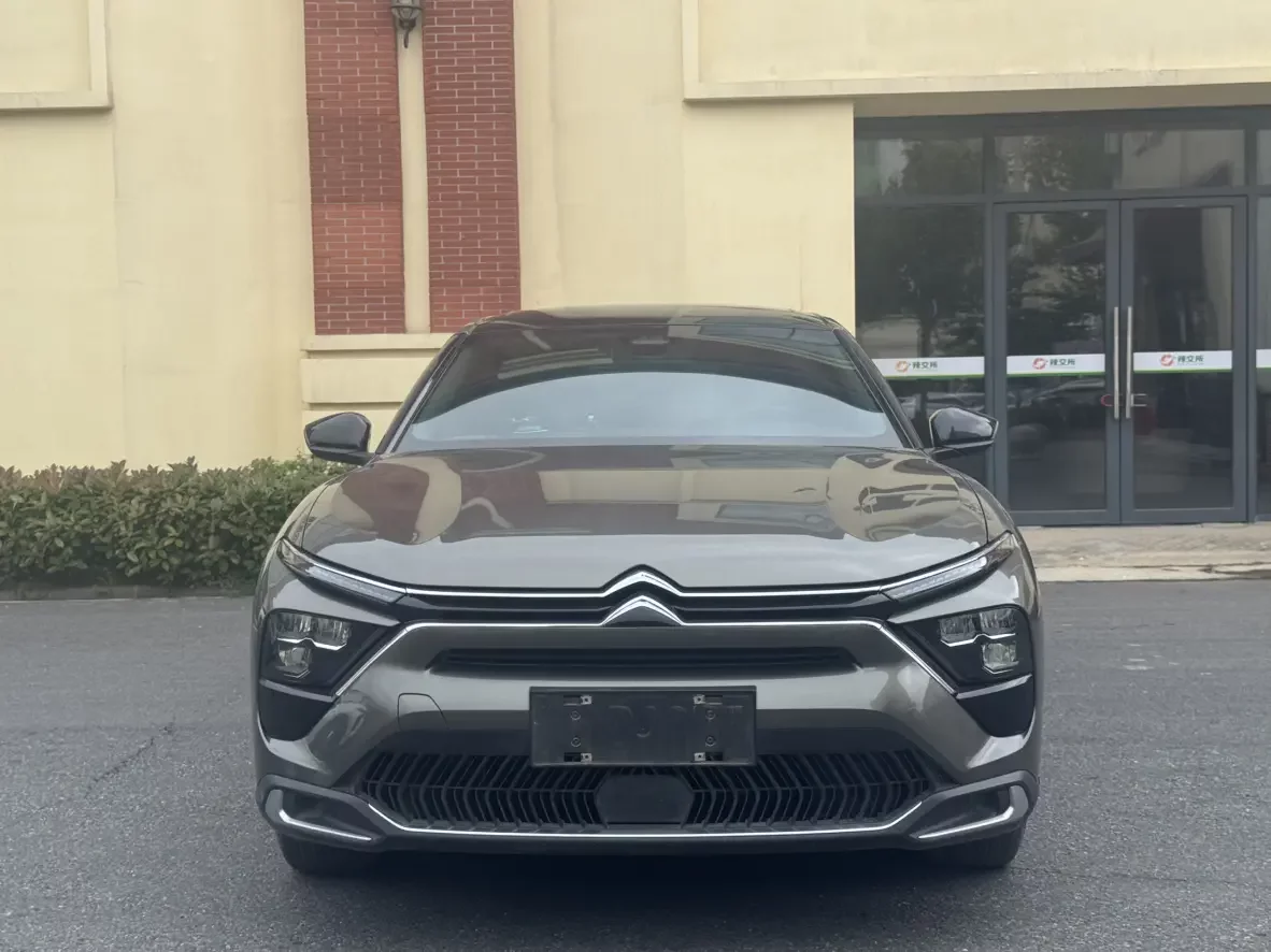 Citroën Versailles C5 X