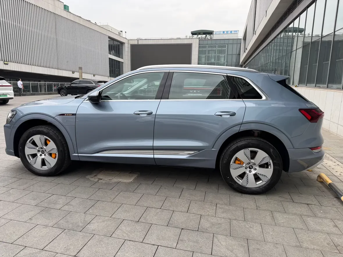 Audi e-tron
