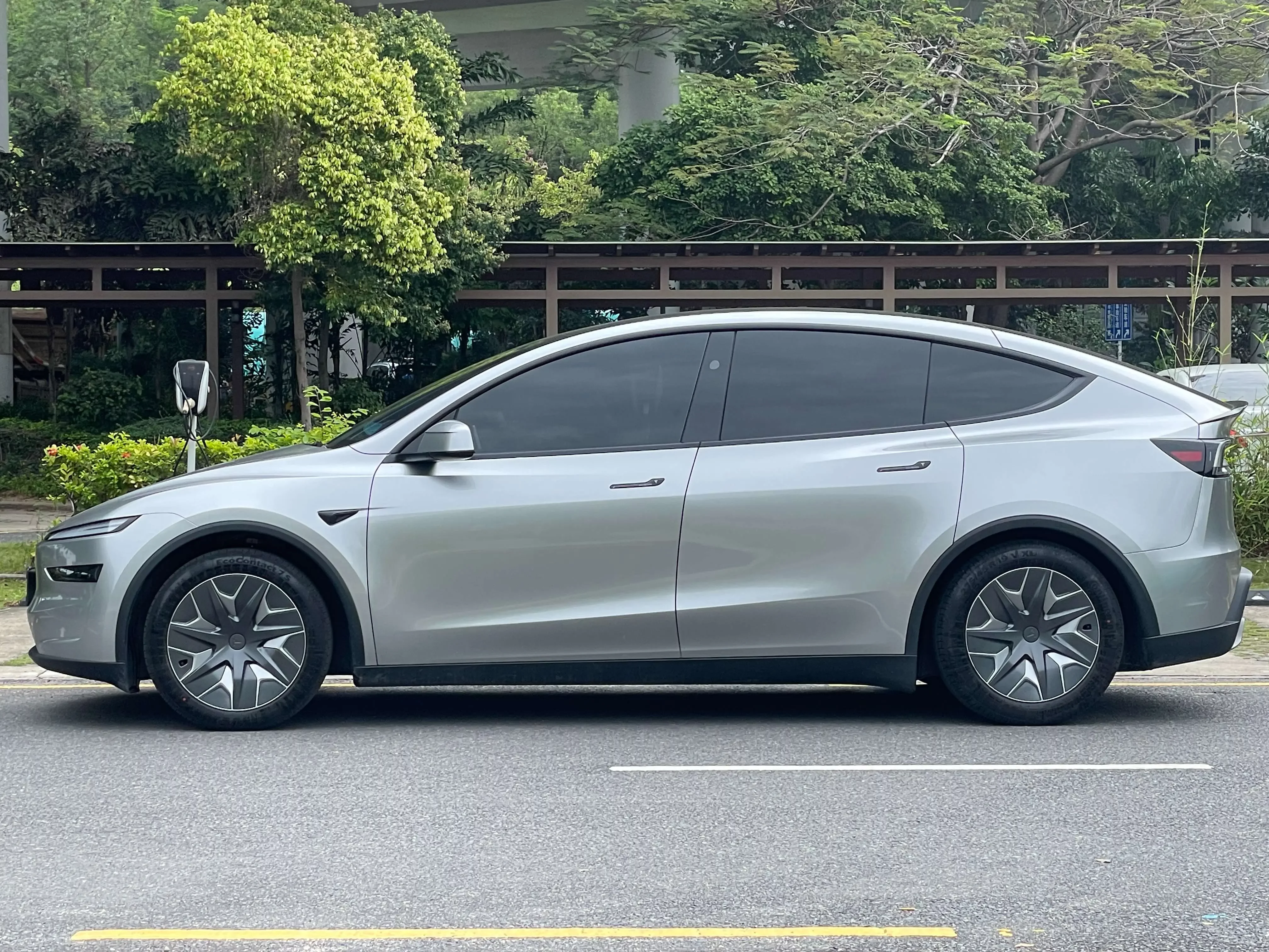 Tesla Model YL