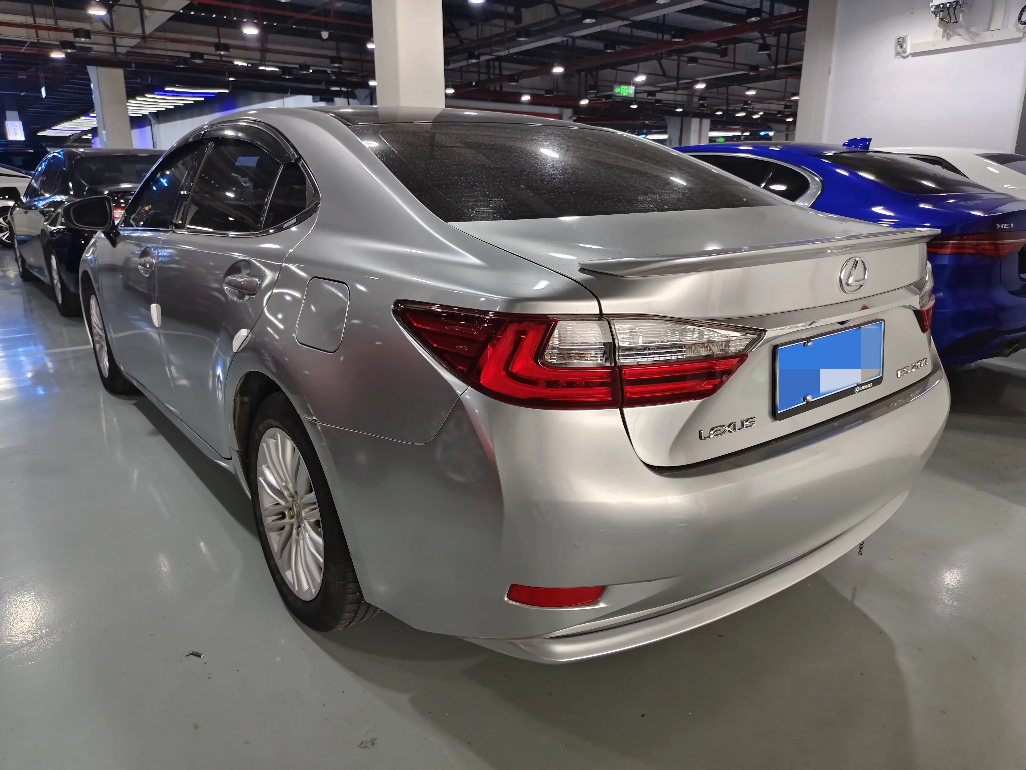 Lexus ES