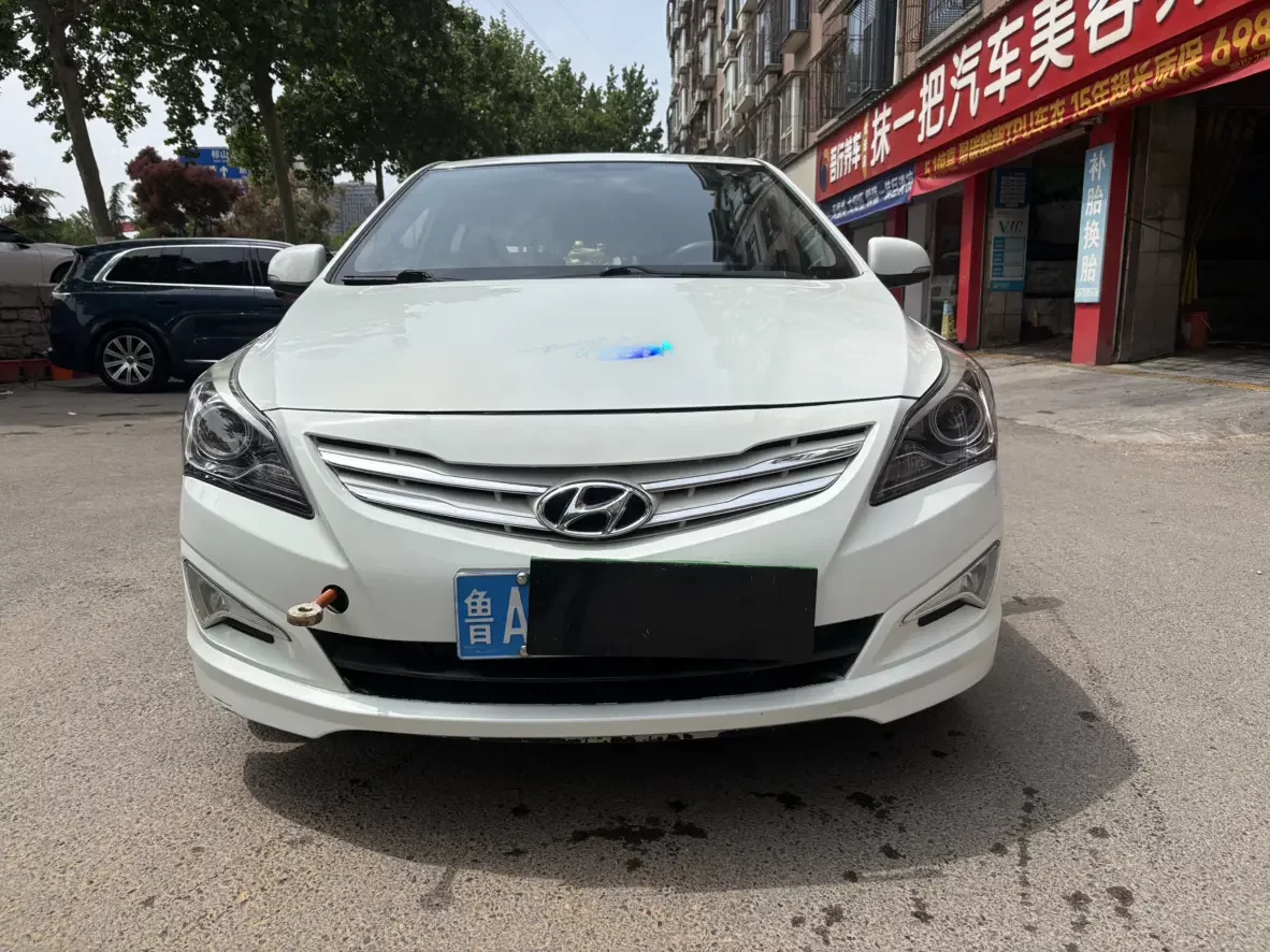 Hyundai Verna RV