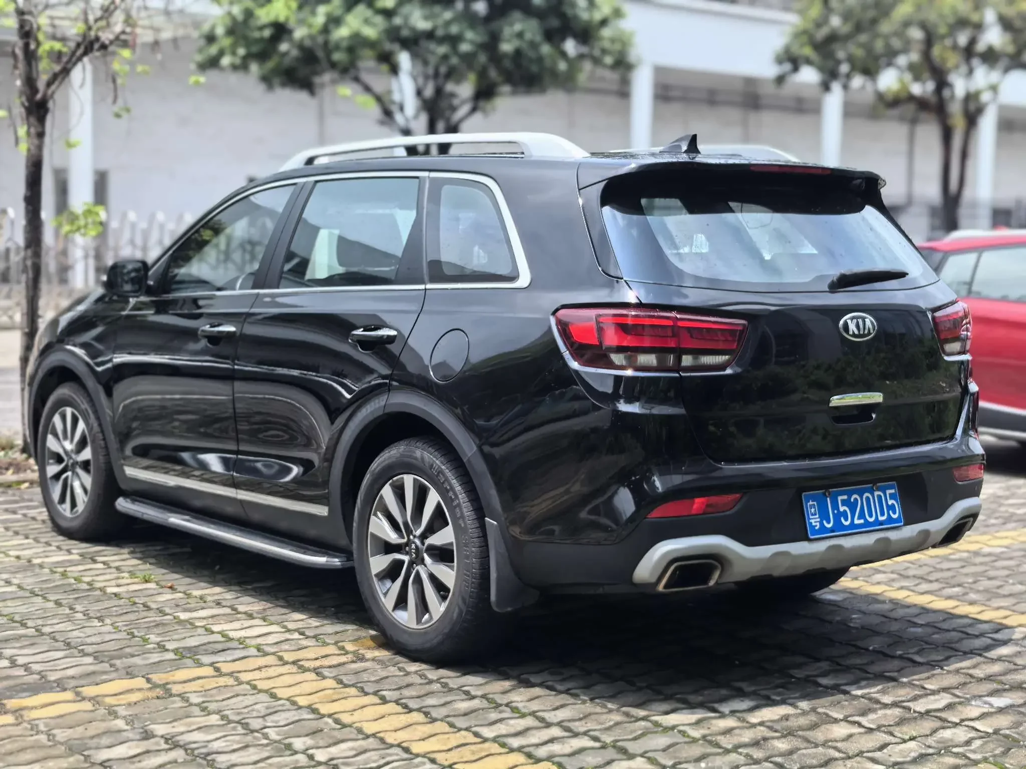 Kia KX7