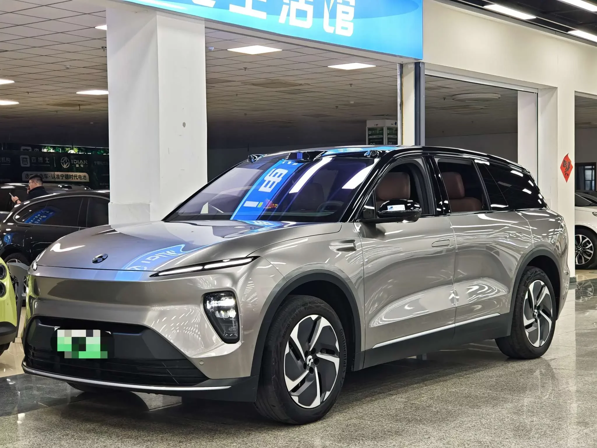 NIO ES8