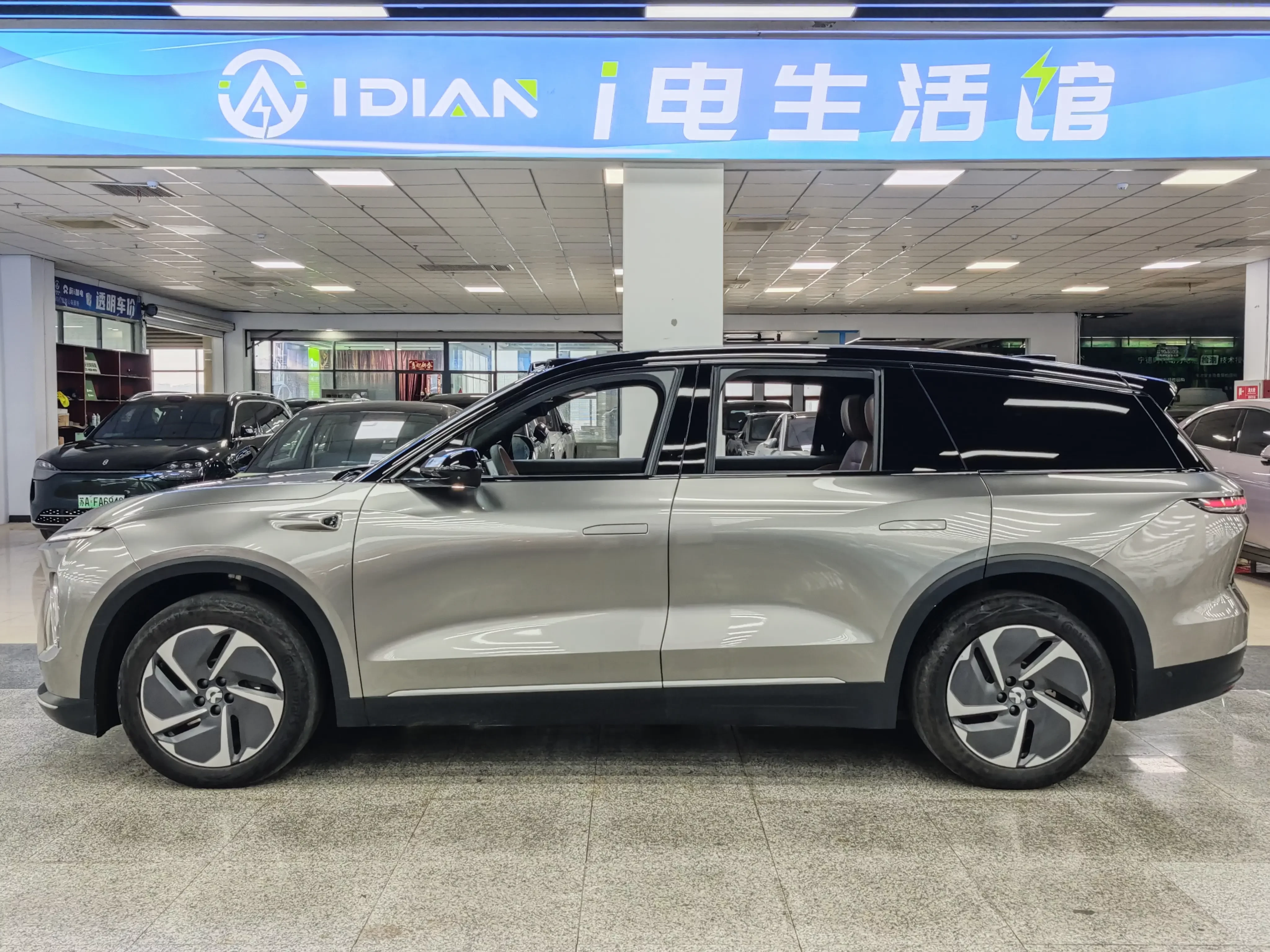 NIO ES8