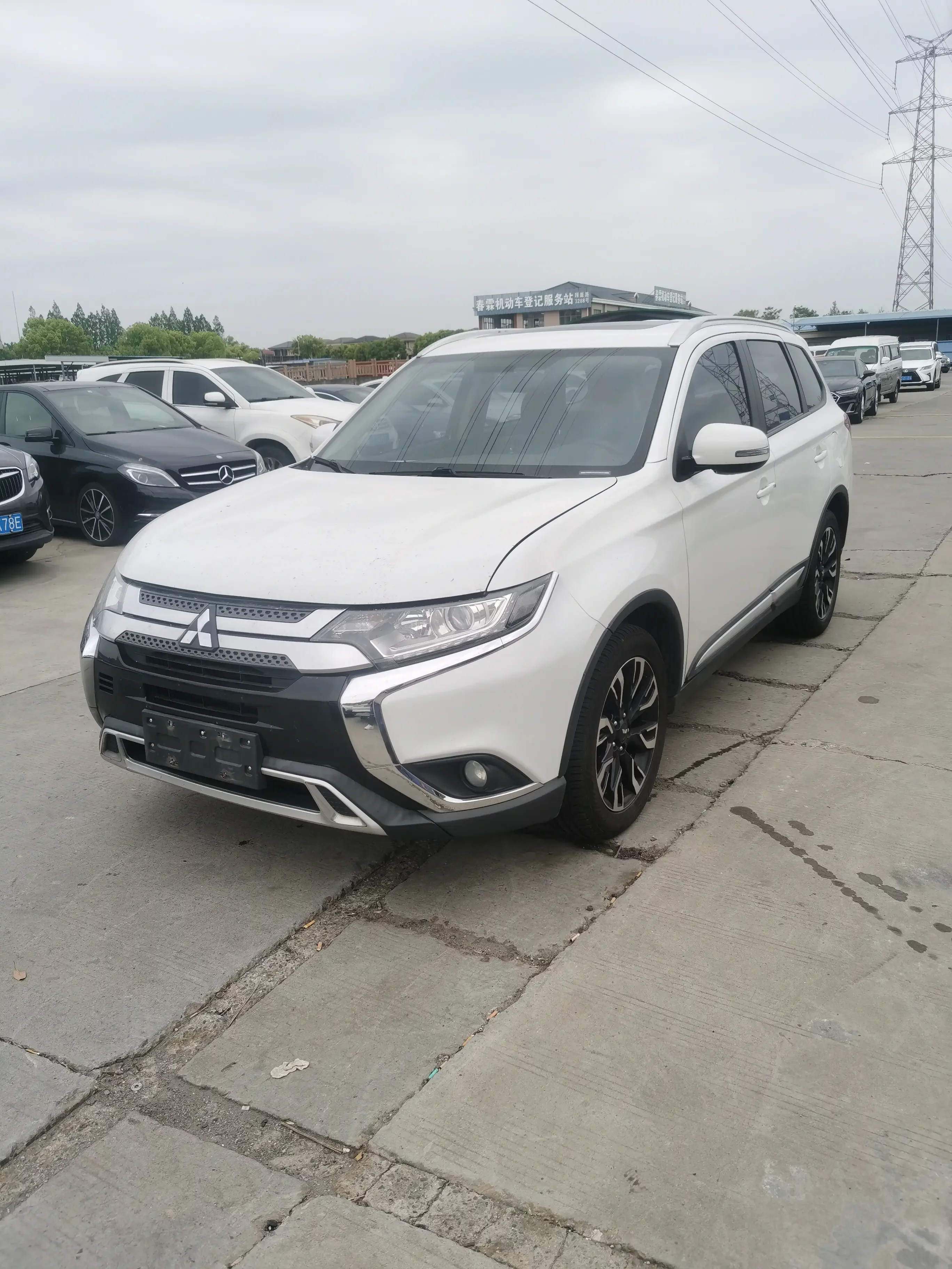 Mitsubishi Outlander