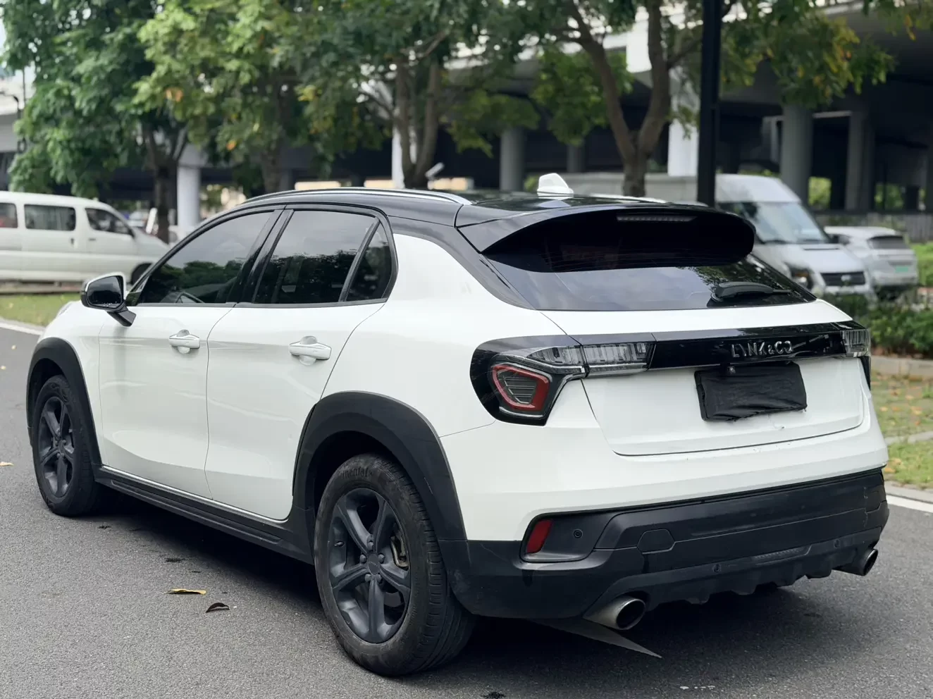 Lynk & Co 02
