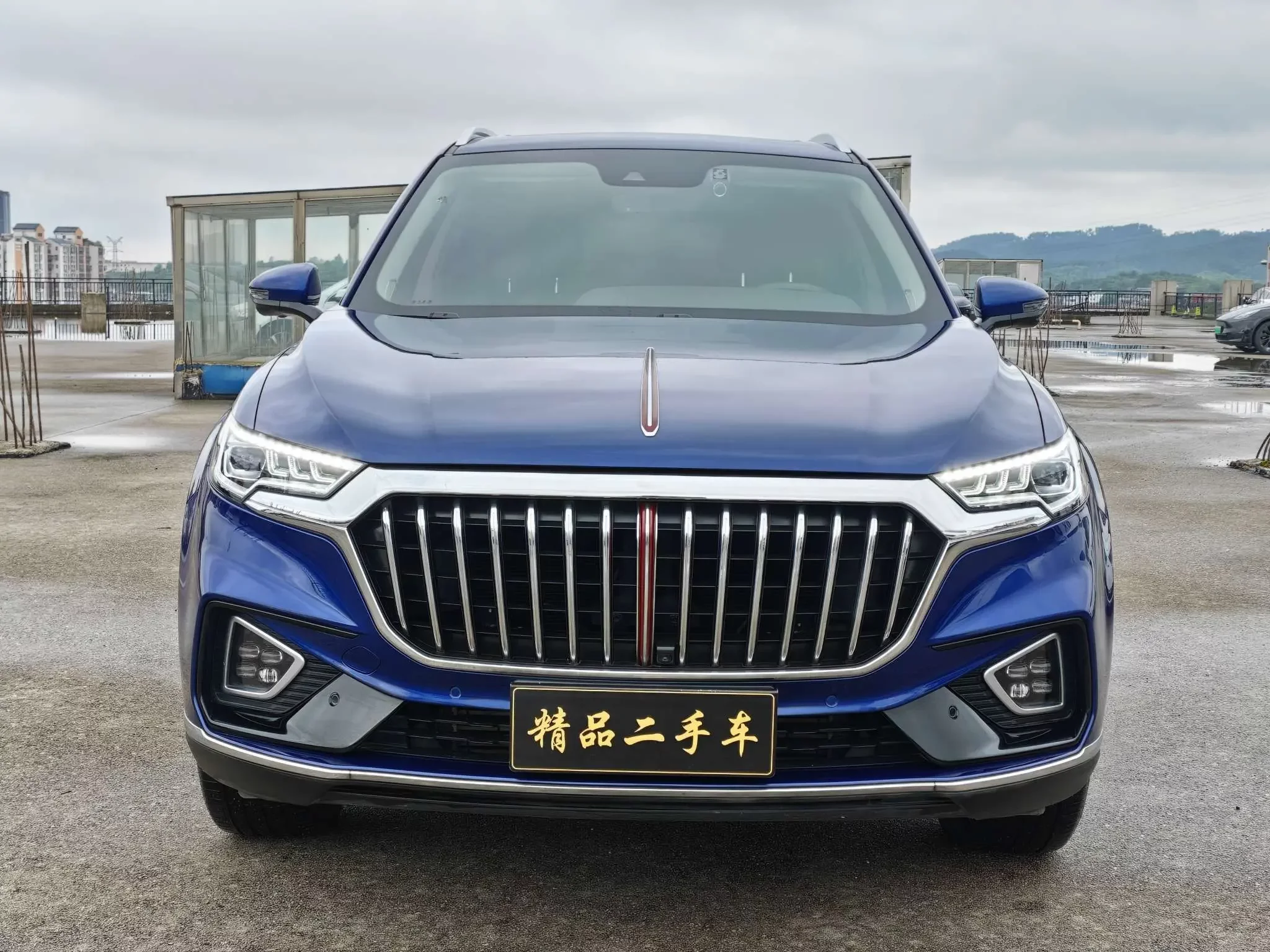 Hongqi HS5