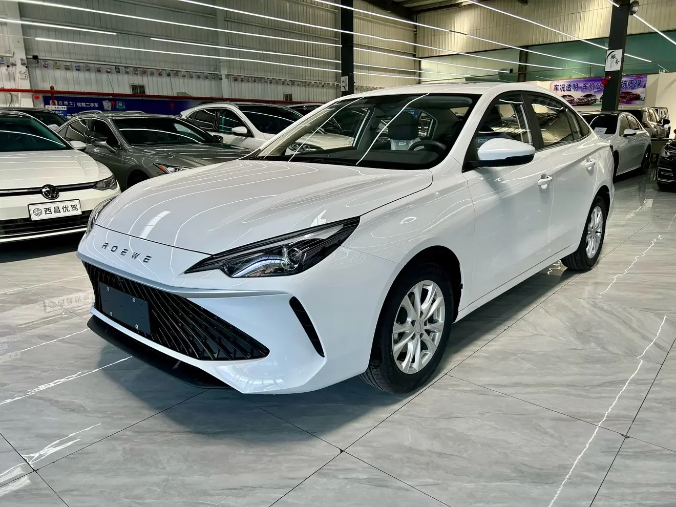 Roewe i5