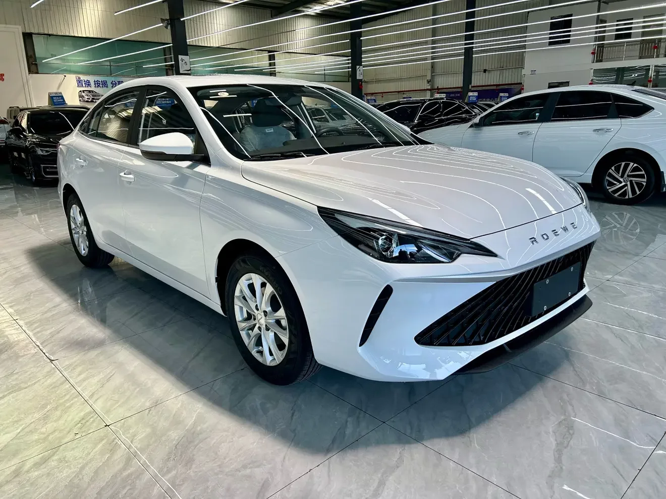 Roewe i5
