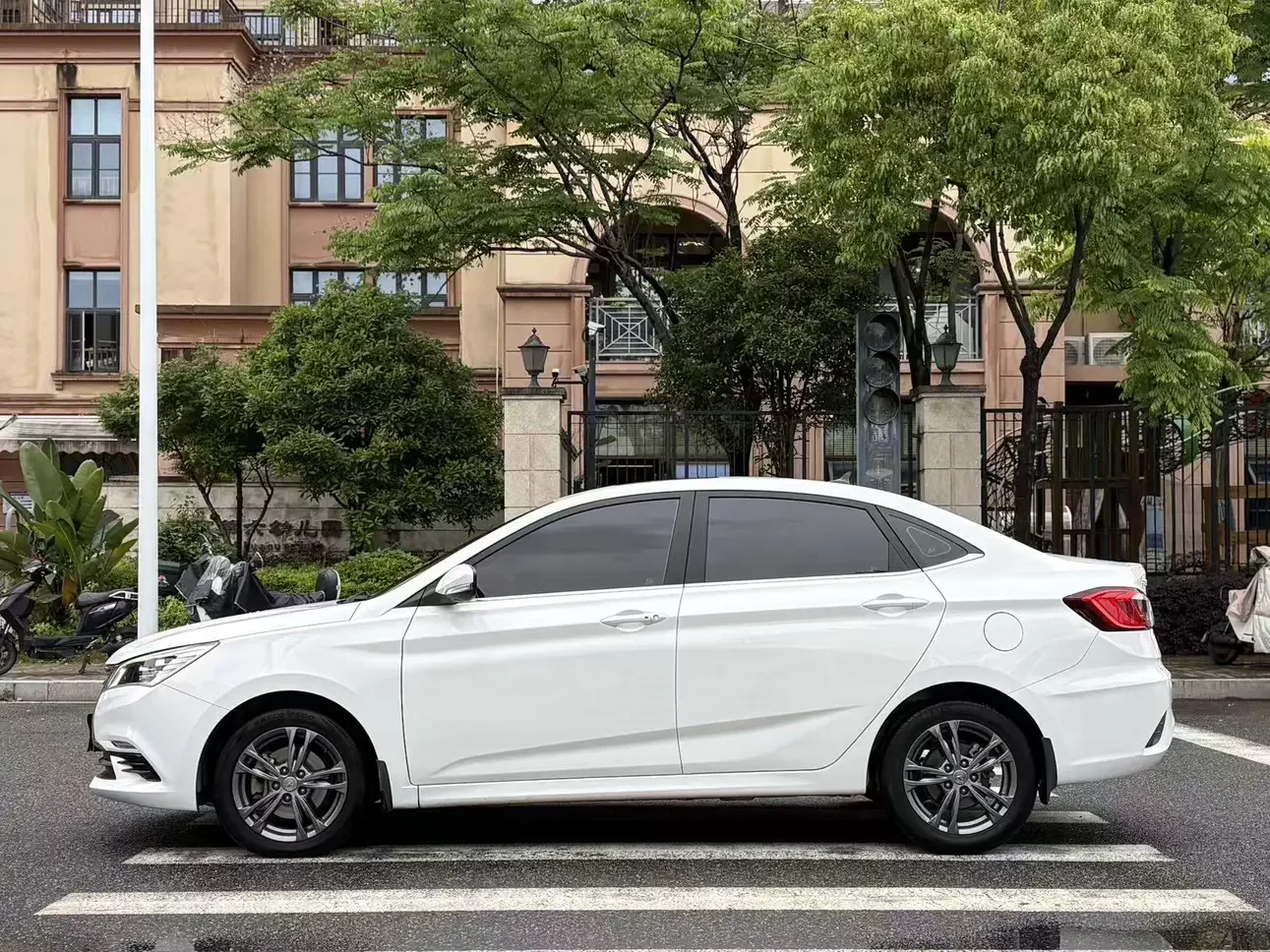 Changan Eado DT