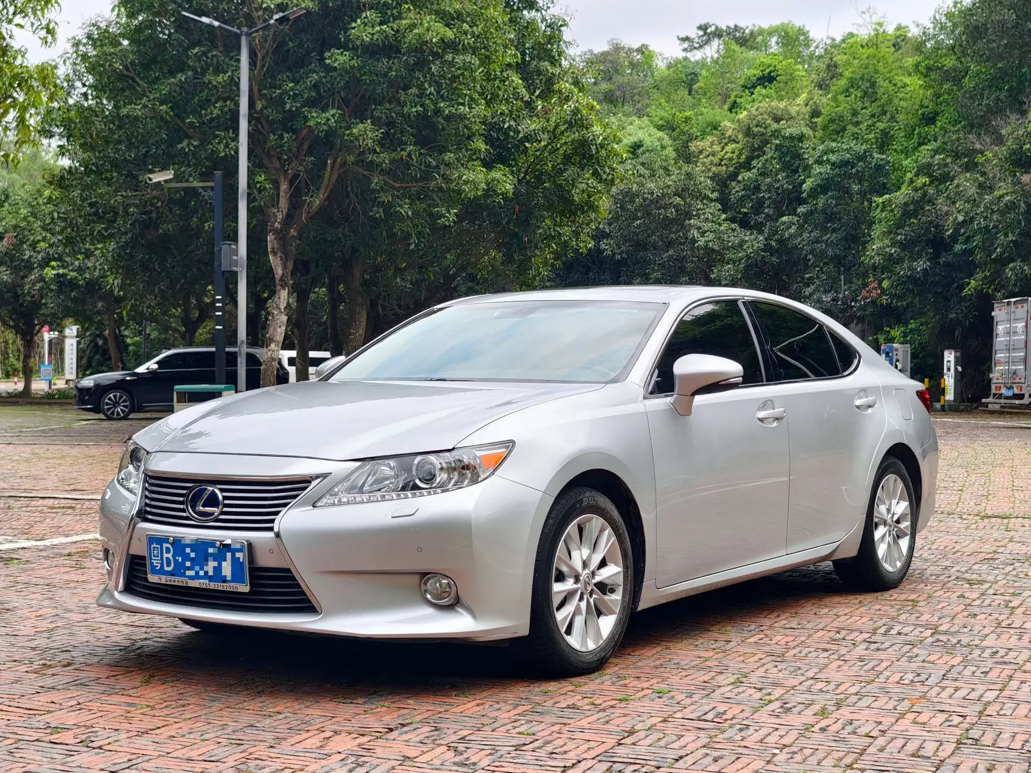 Lexus ES