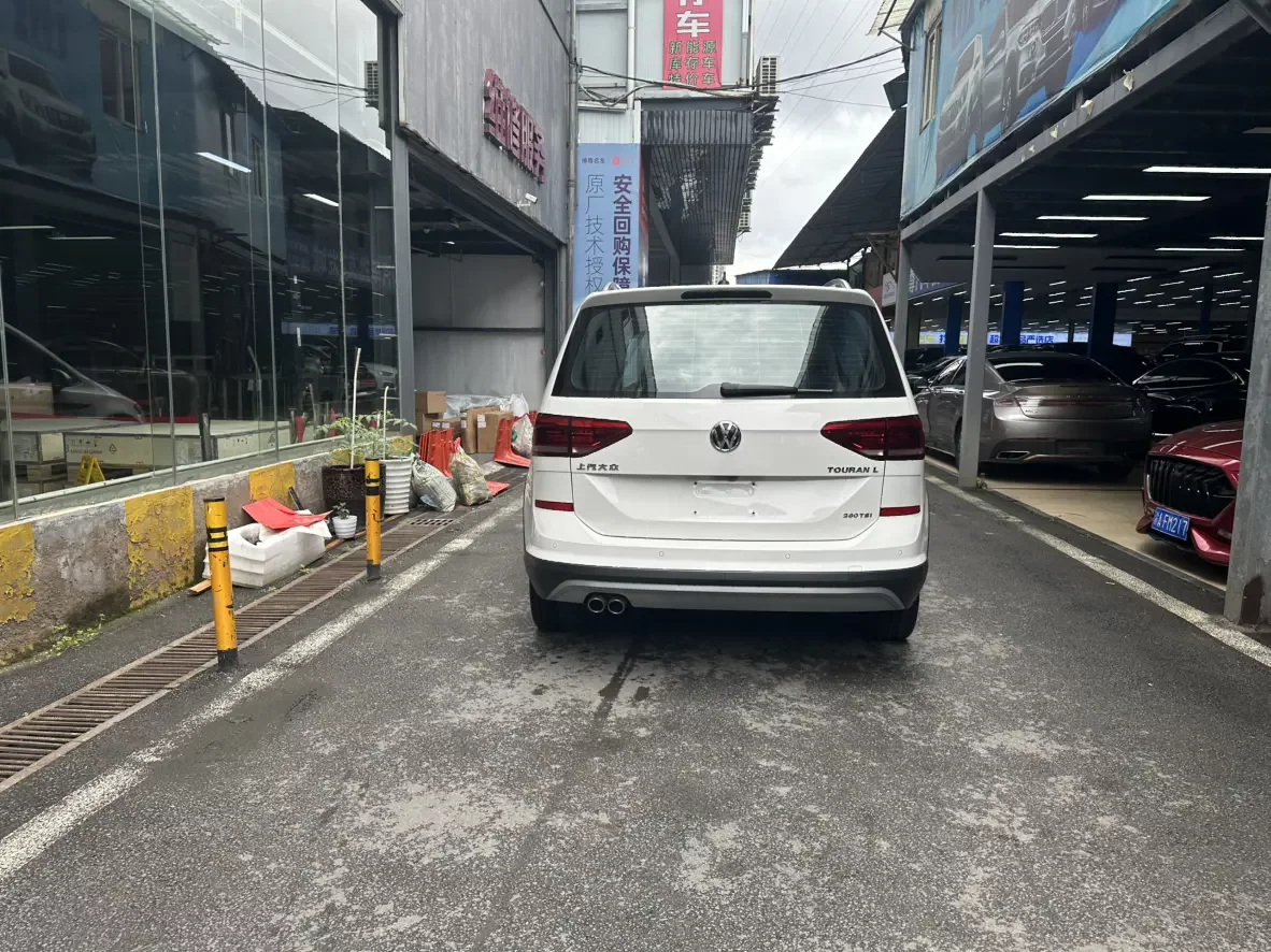 Volkswagen Touran L