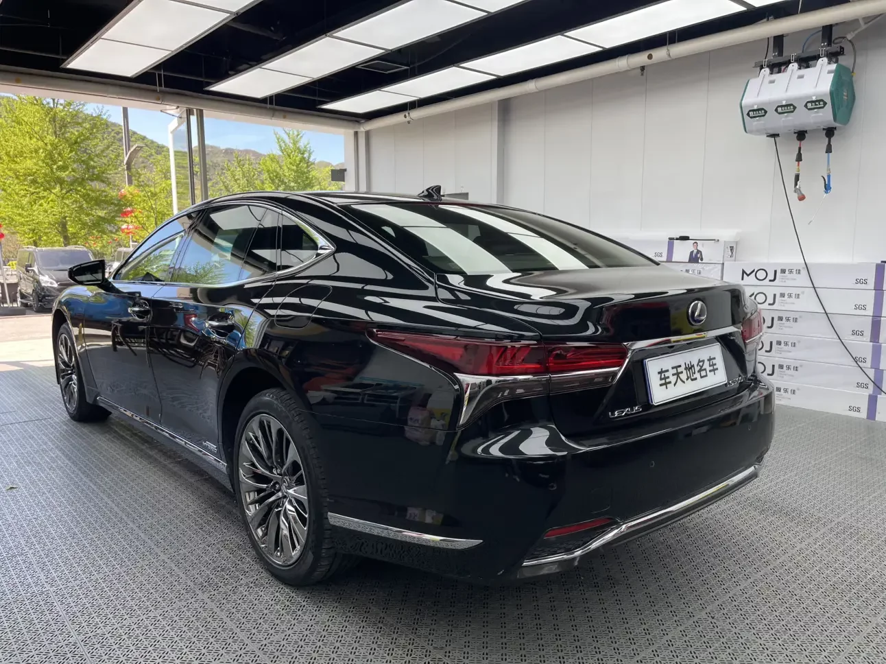 Lexus LS