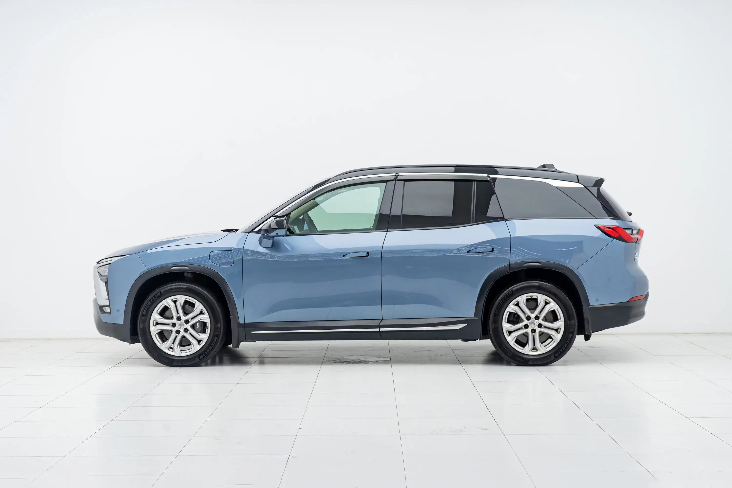 NIO ES8