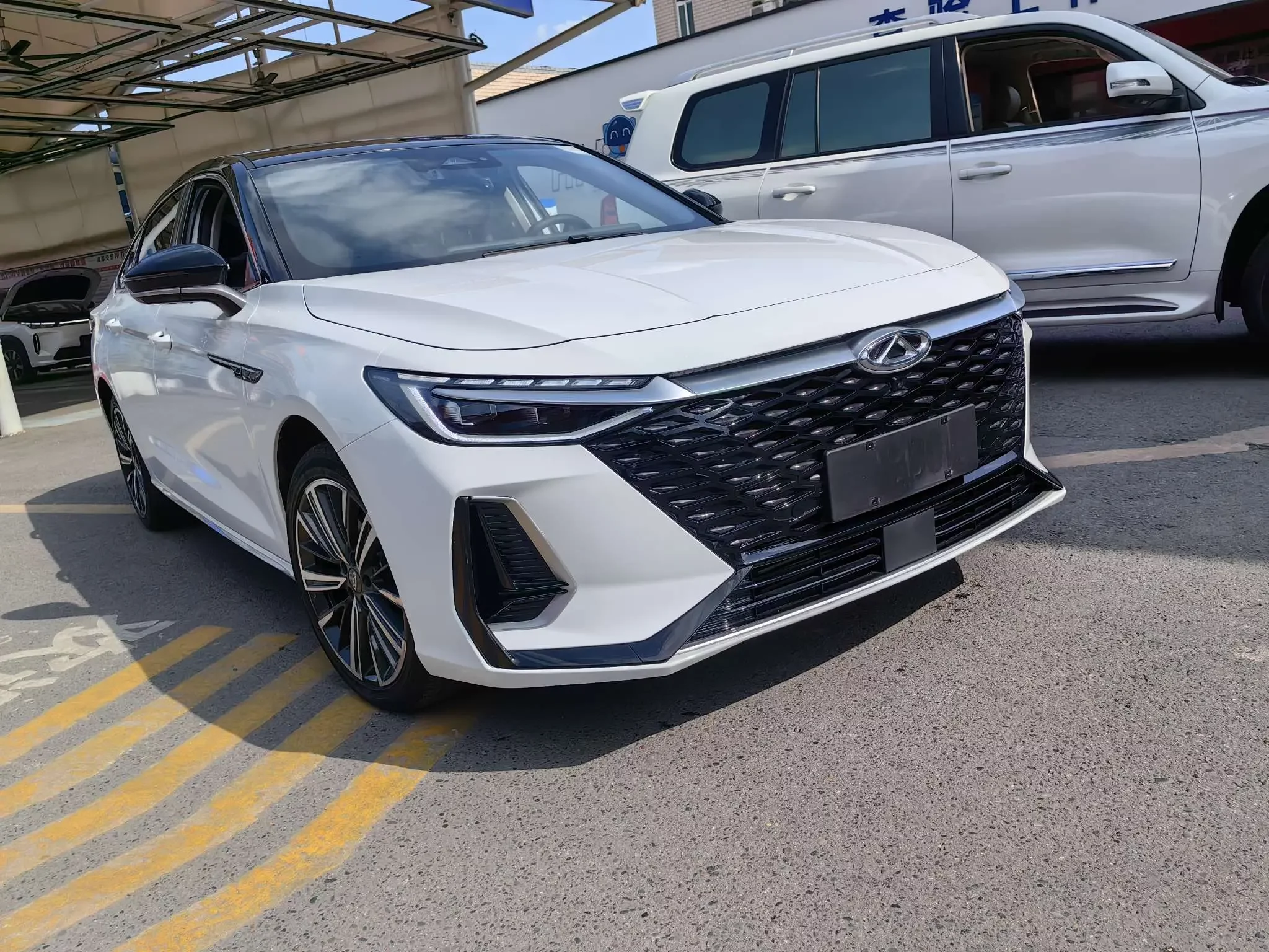 Chery Arrizo 8