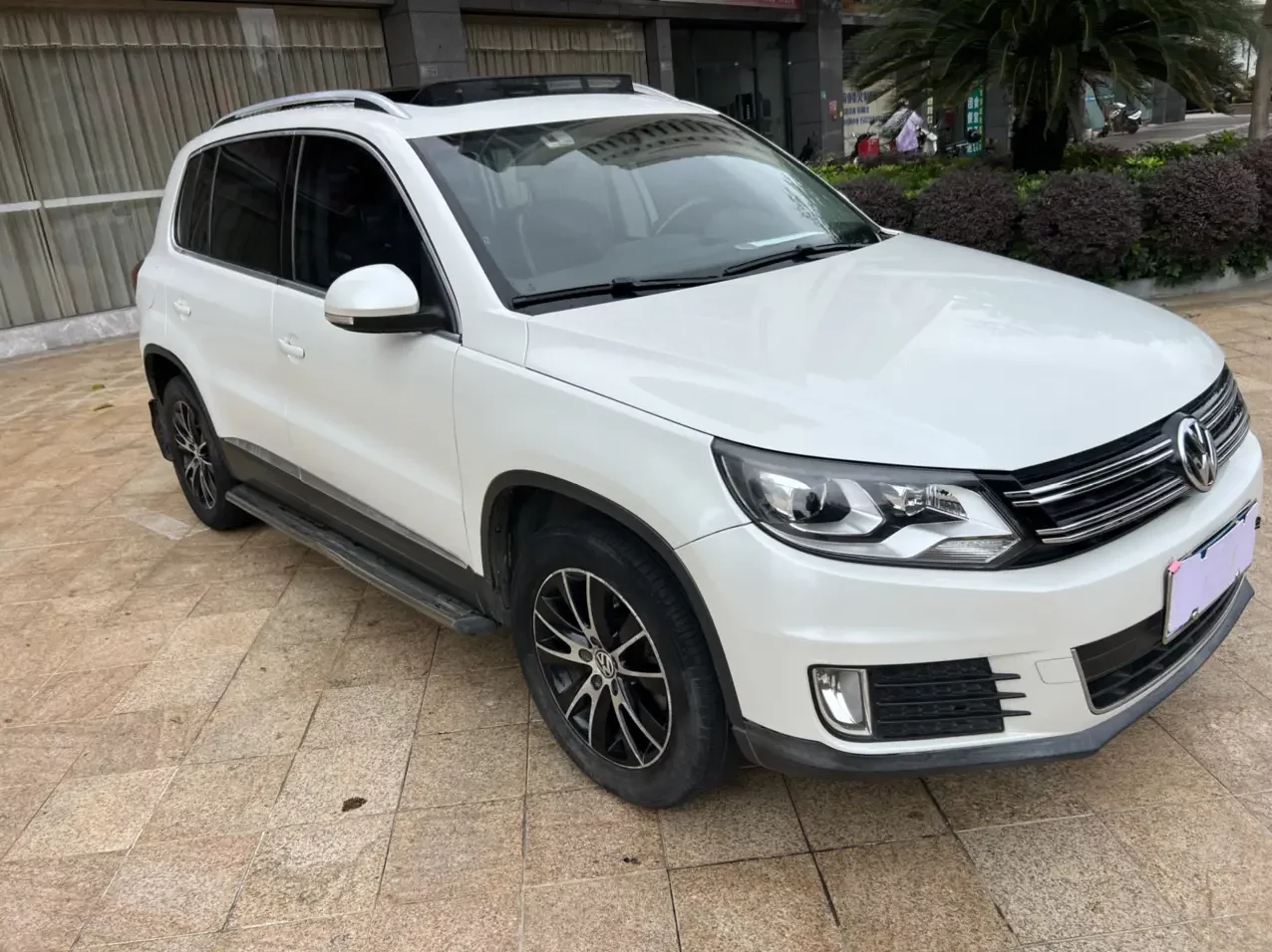 Volkswagen Tiguan (Tharu)