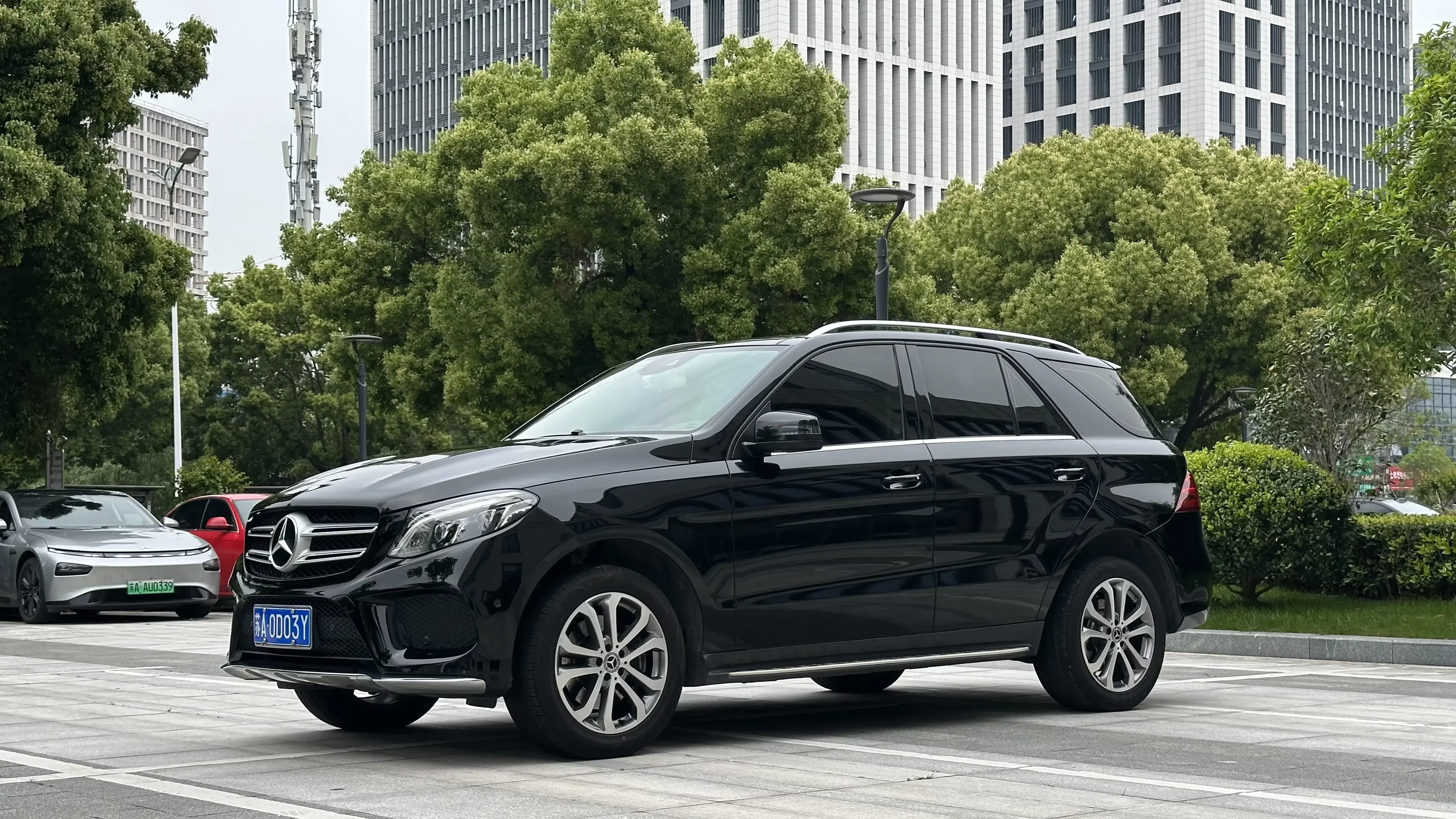 Mercedes-Benz GLE (Imported)