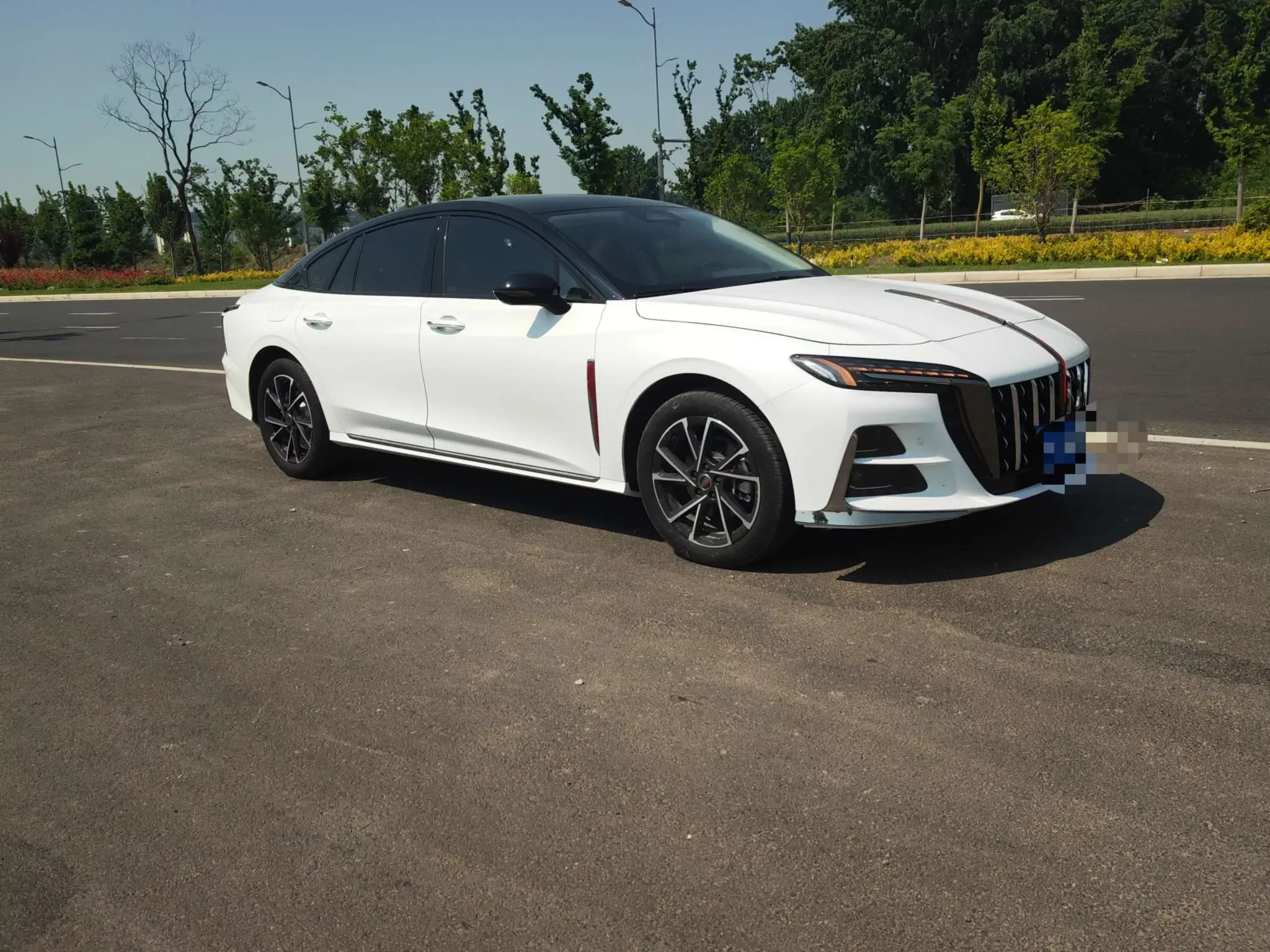 Hongqi H6