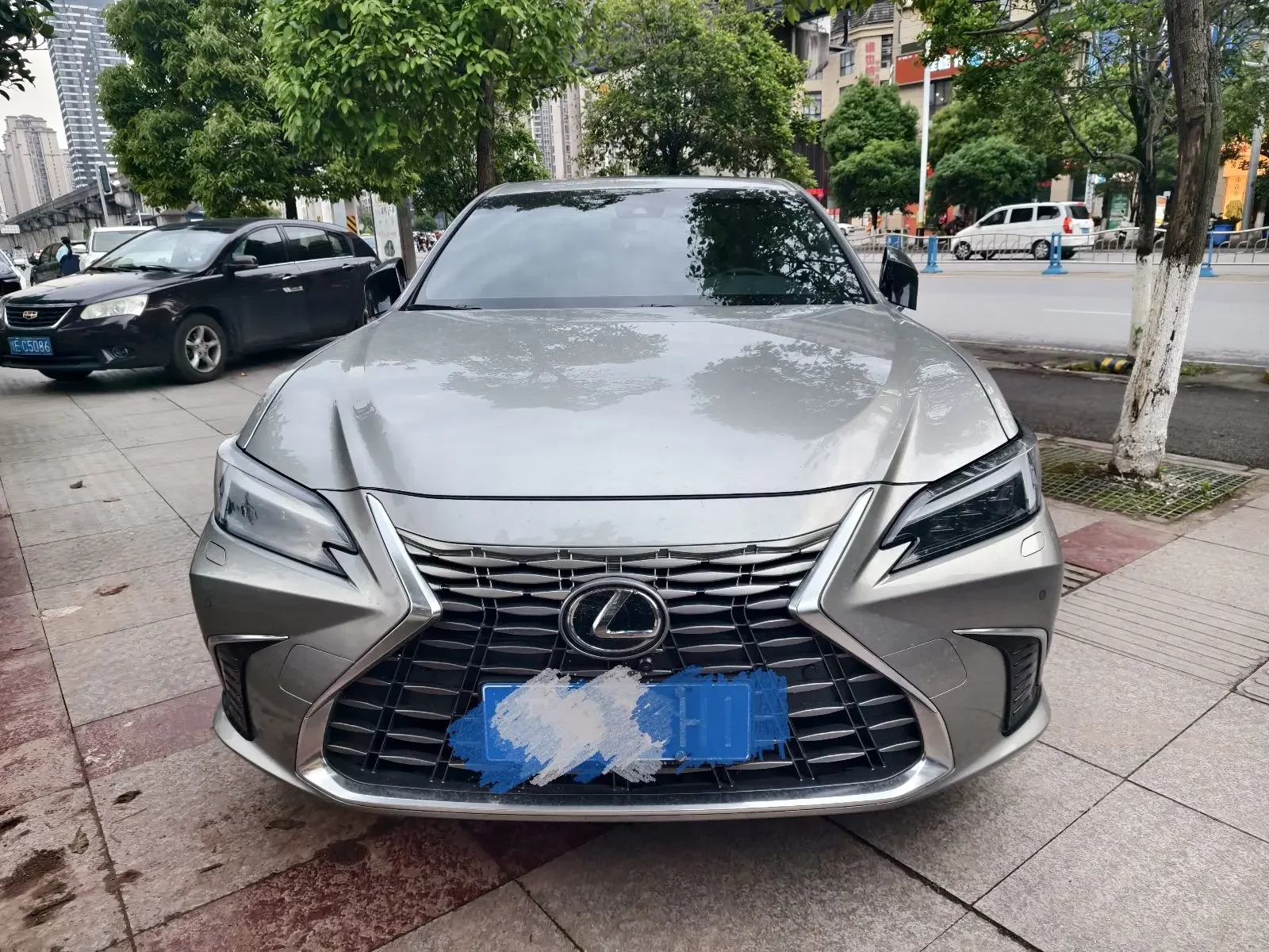 Lexus ES