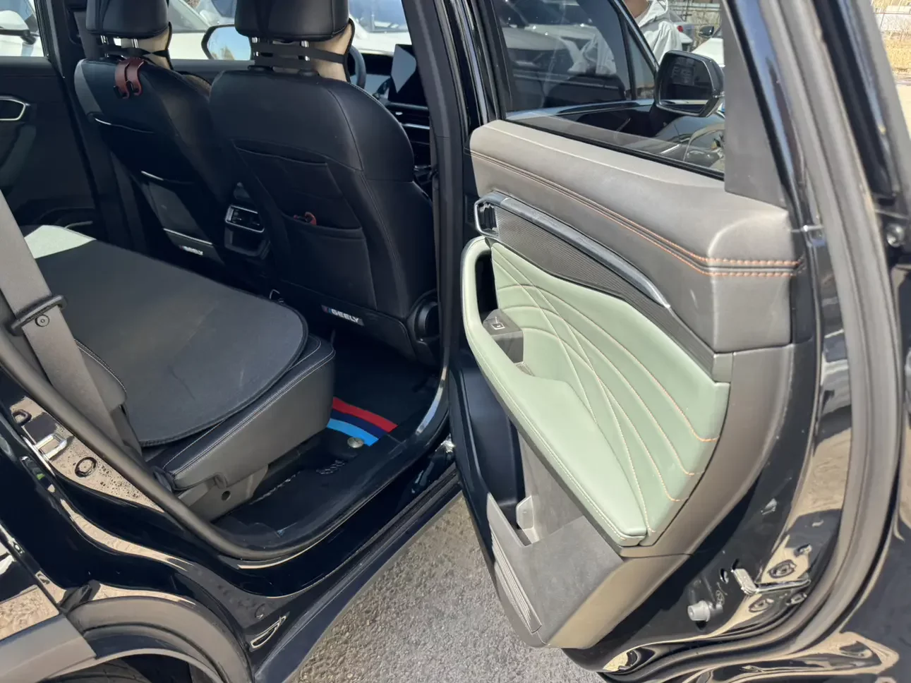 Geely Haoyue L