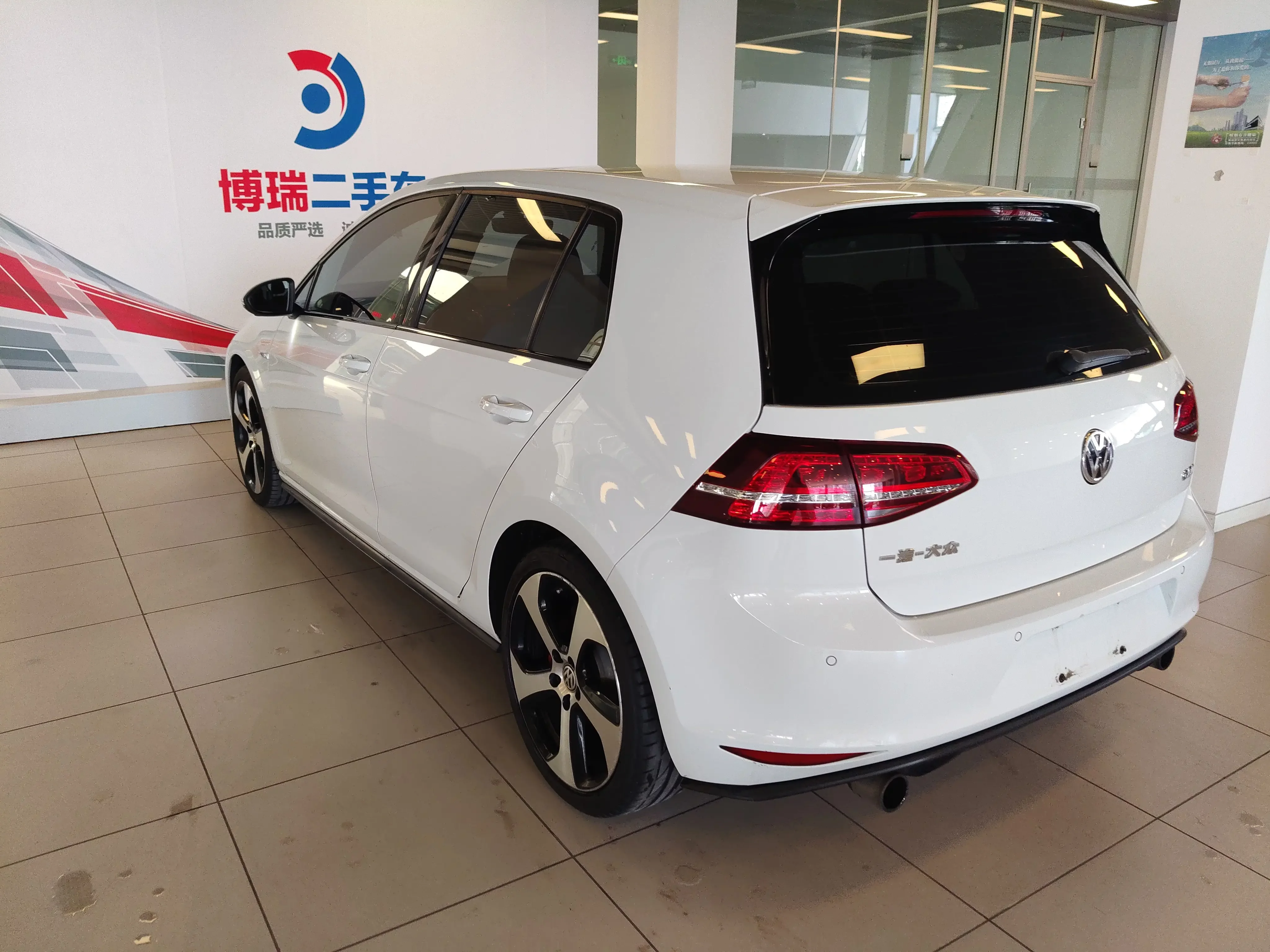 Volkswagen Golf GTI
