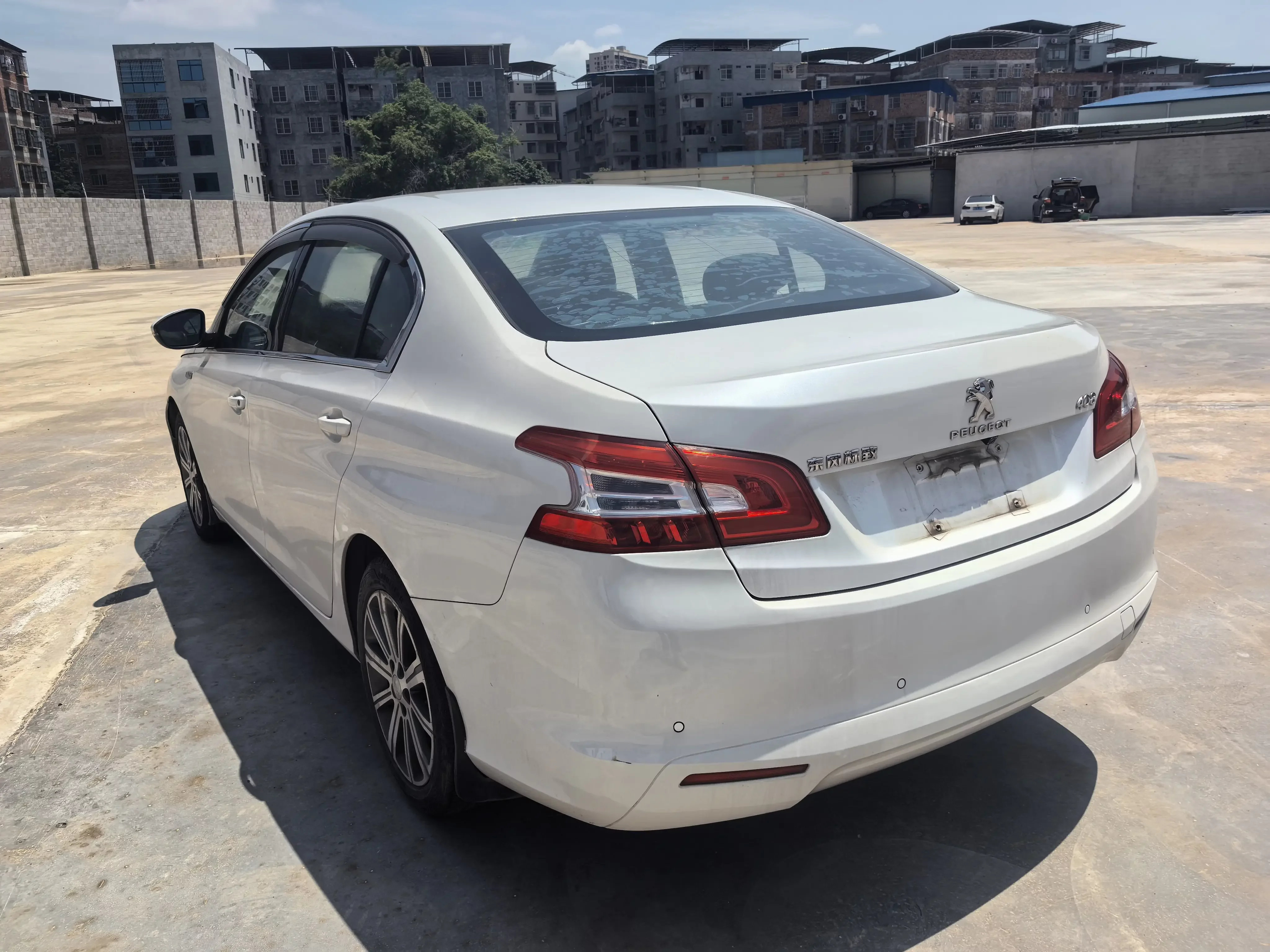 Peugeot 408