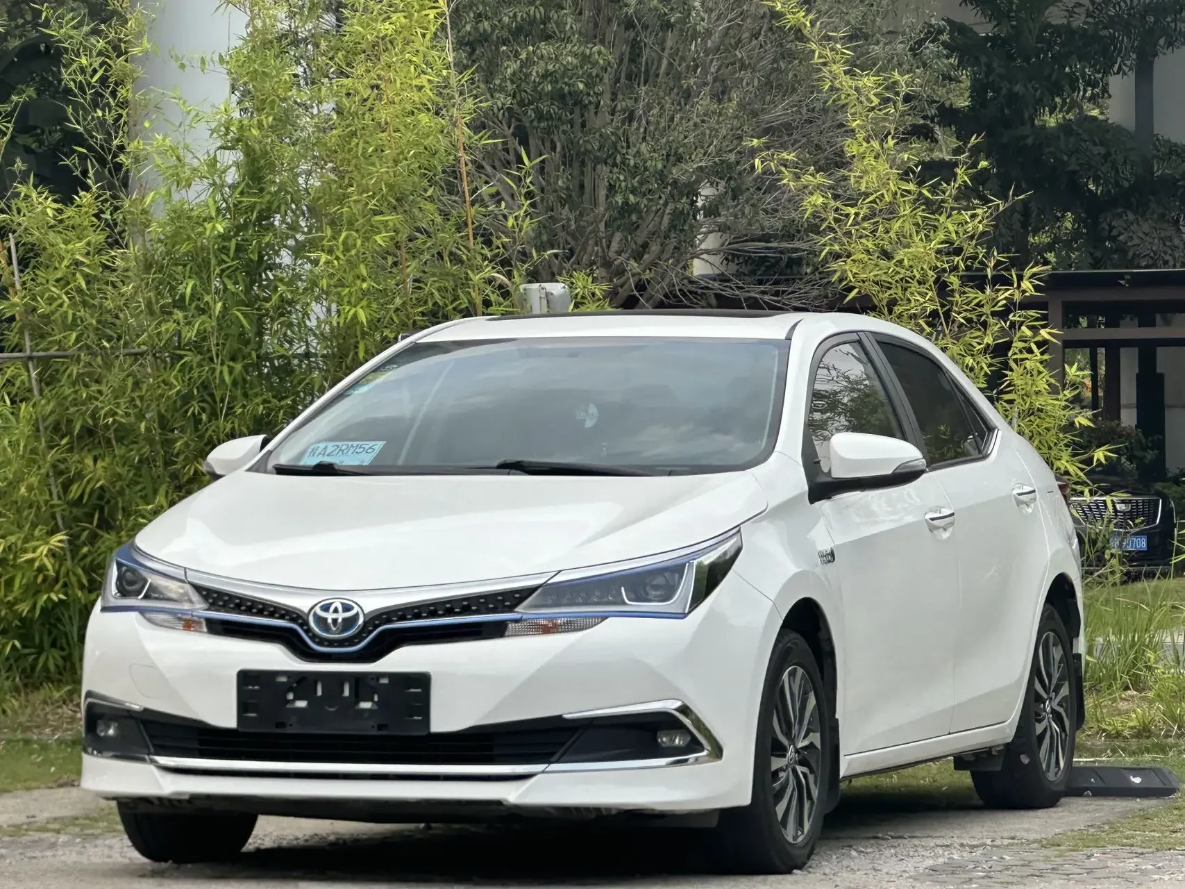 Toyota Corolla Dual Engine E+