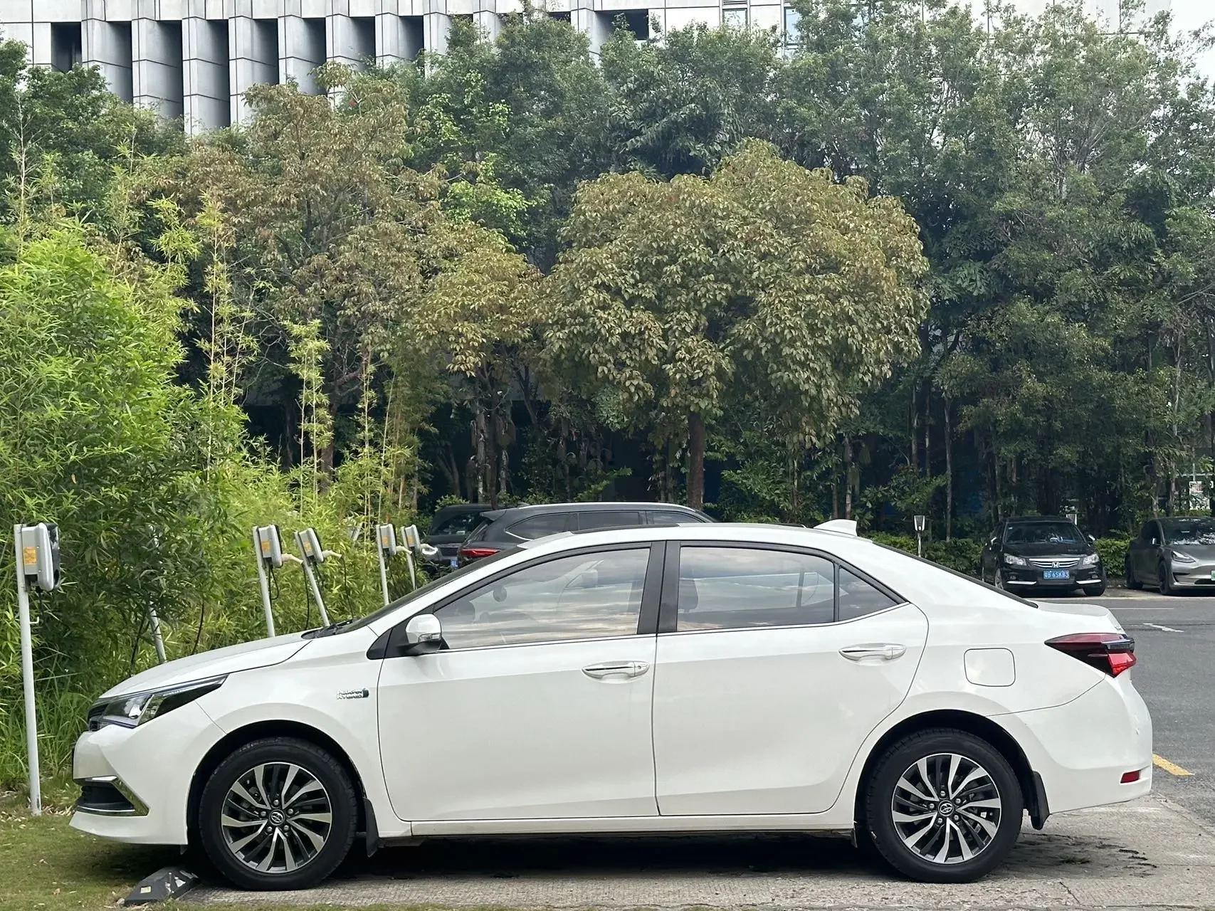 Toyota Corolla Dual Engine E+