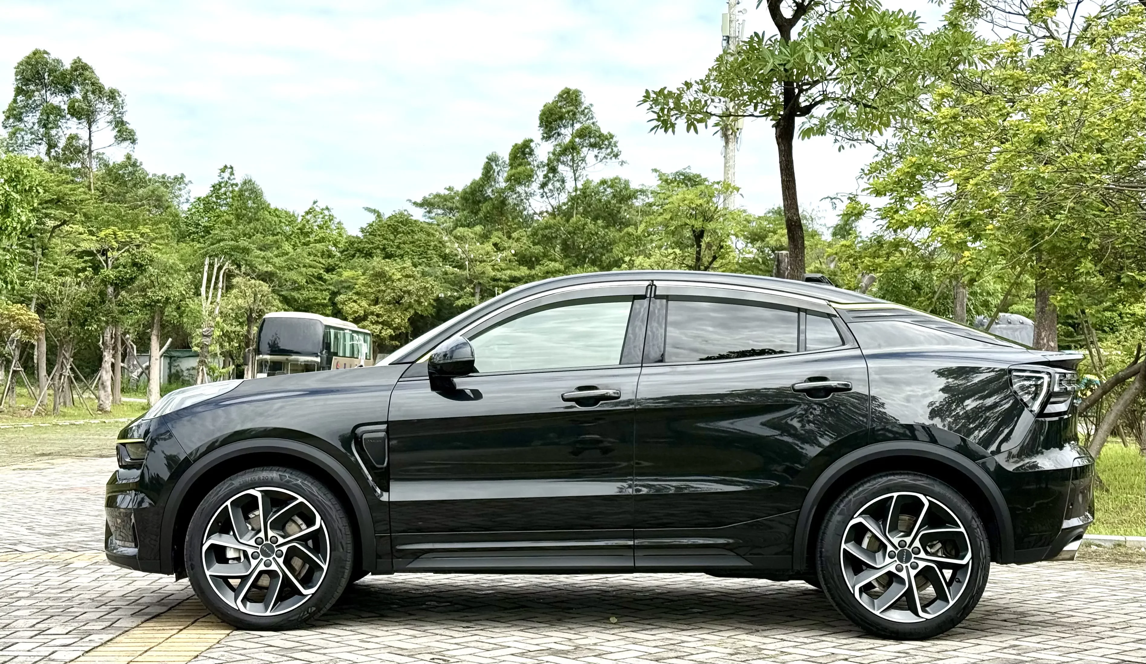 Lynk & Co 05