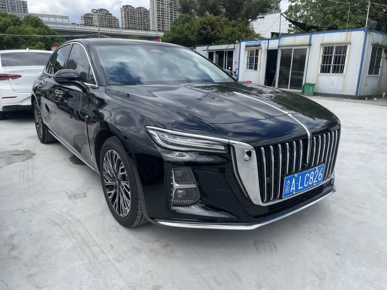 Hongqi H5