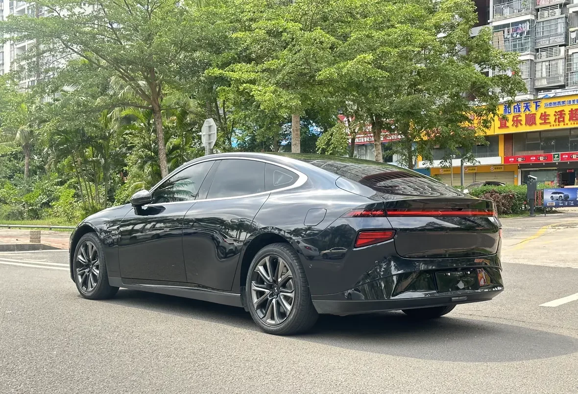 Xpeng P7