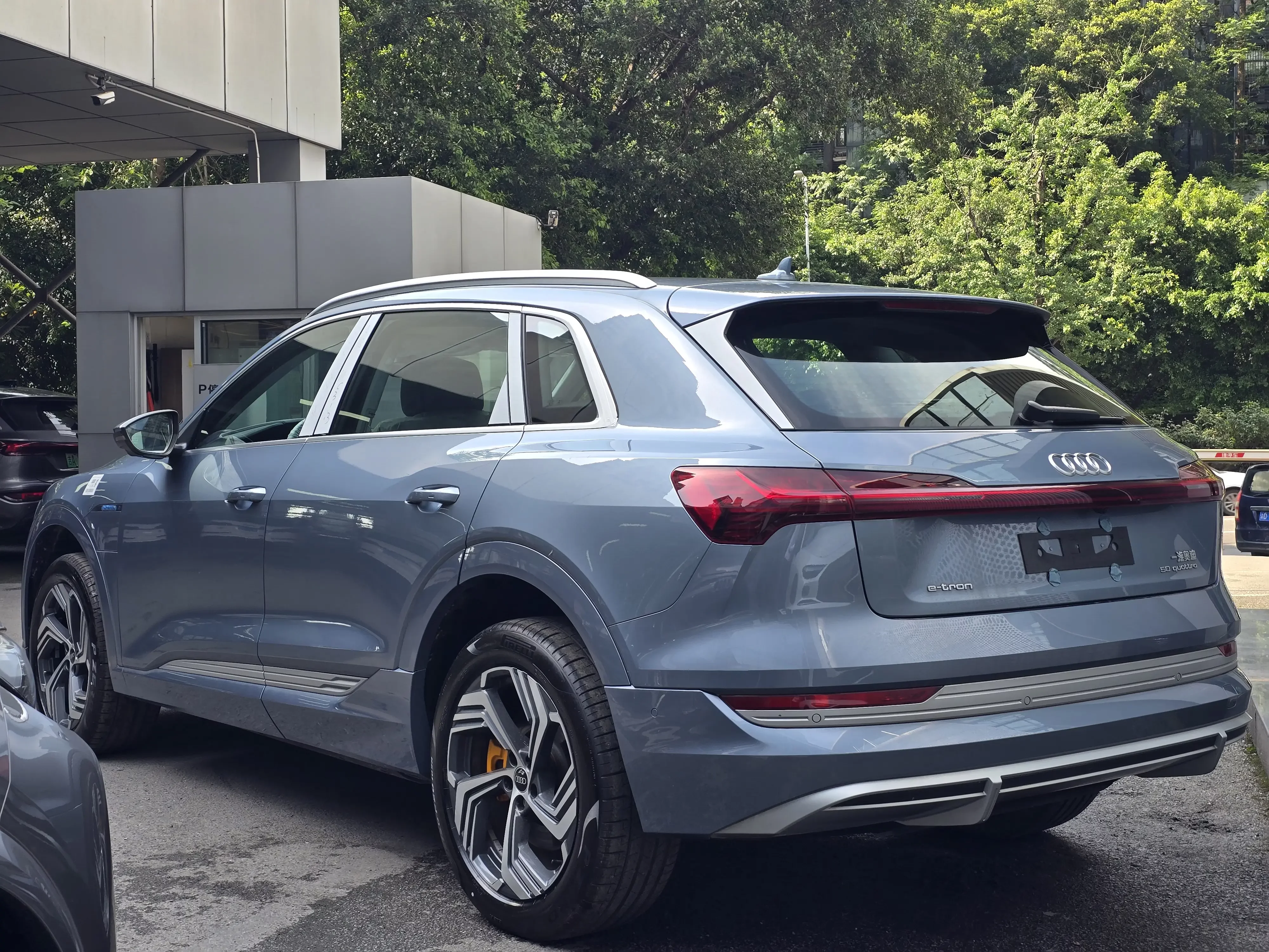 Audi e-tron