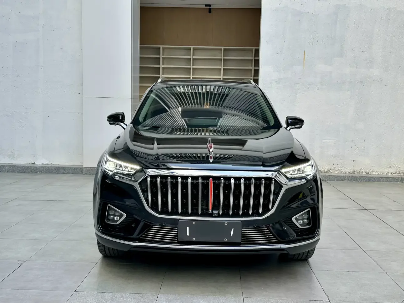 Hongqi HS5