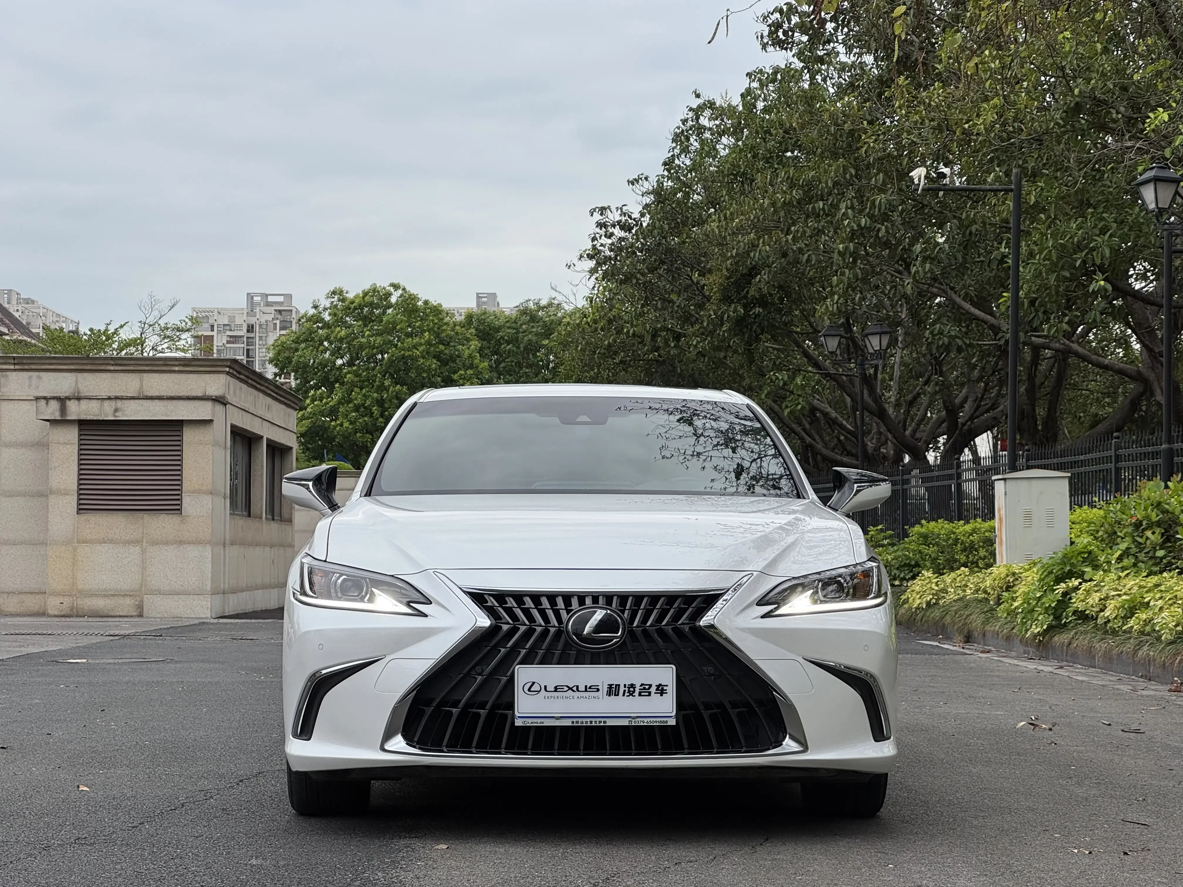 Lexus ES