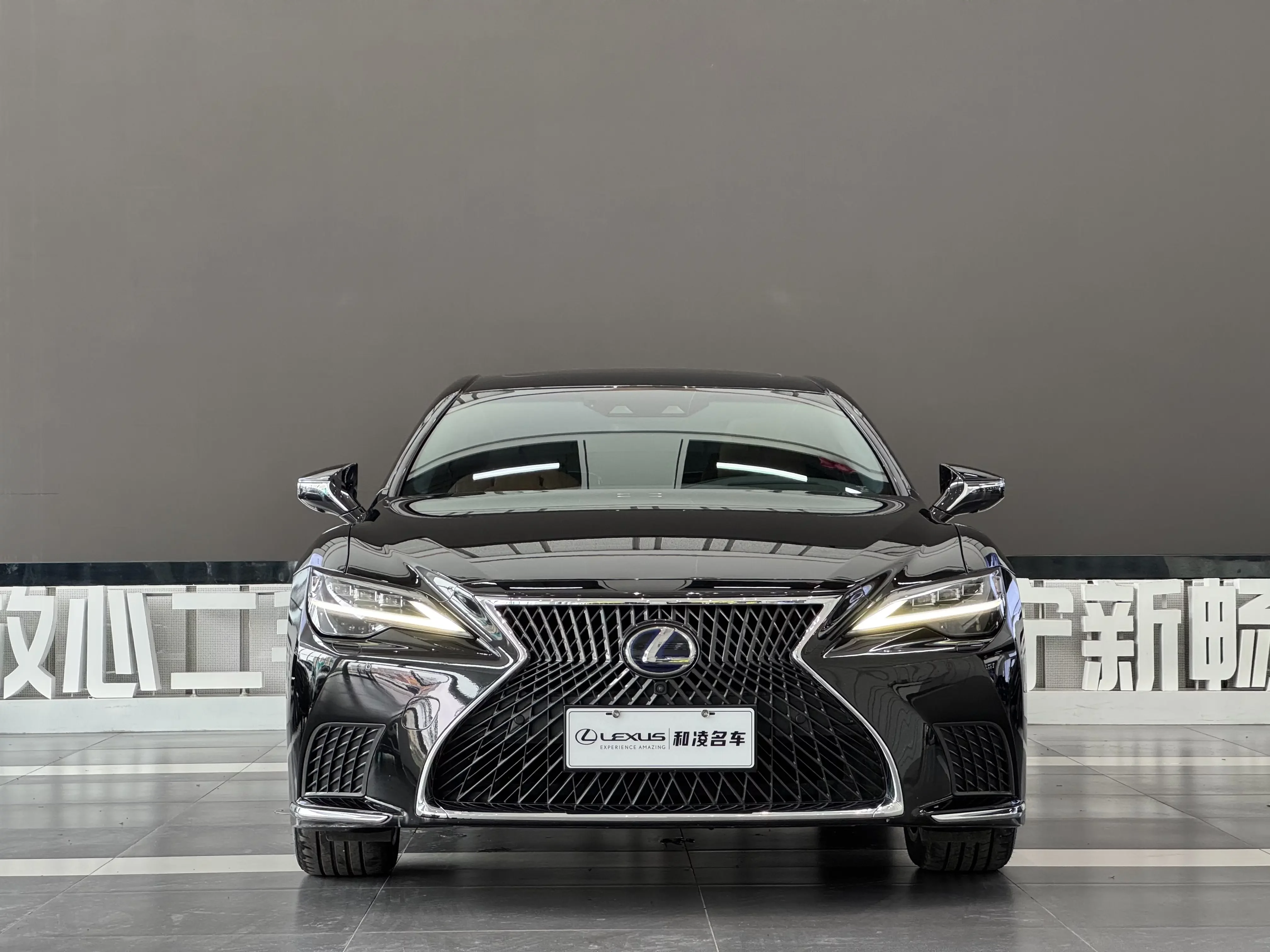 Lexus LS