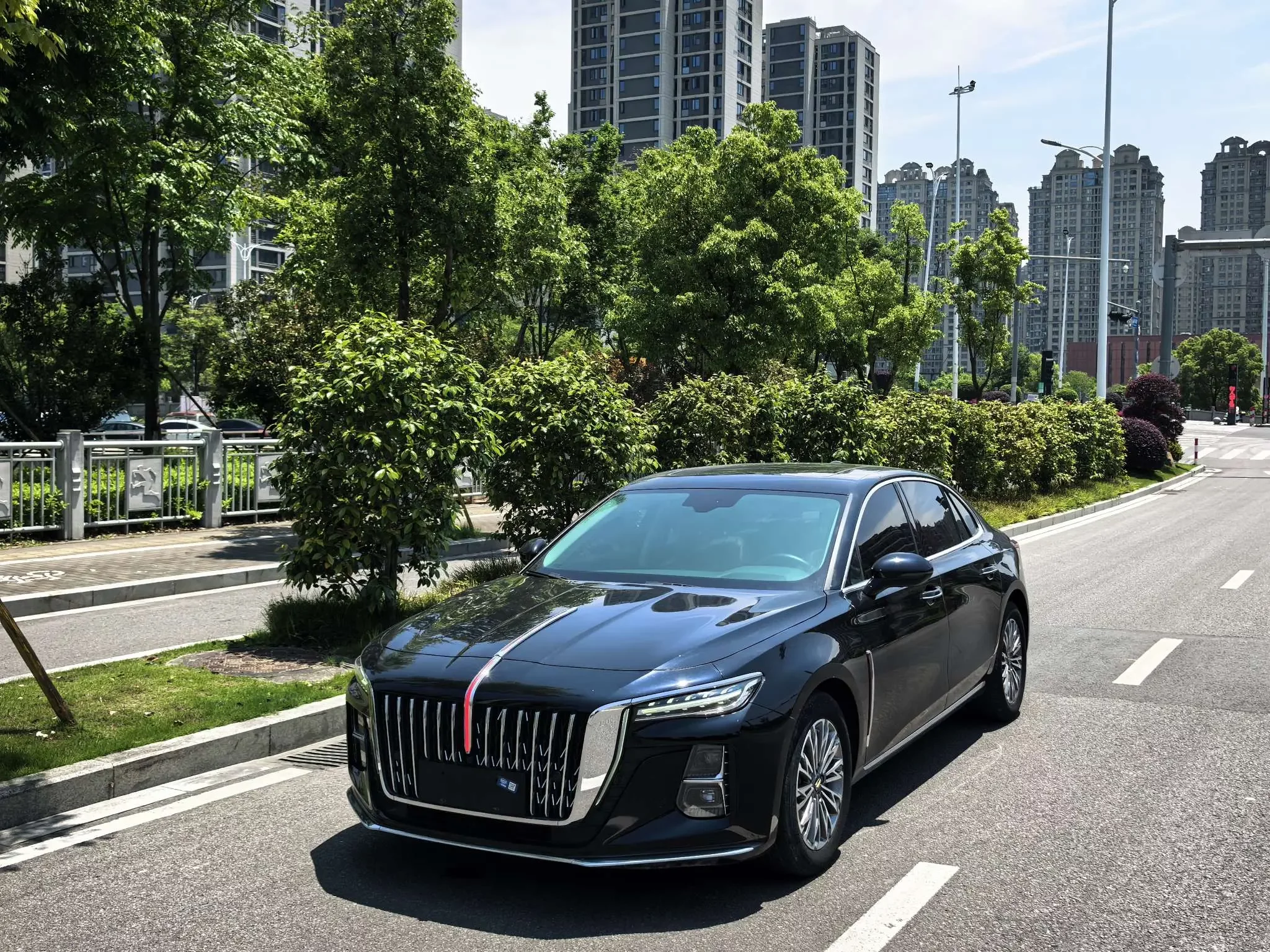 Hongqi H5