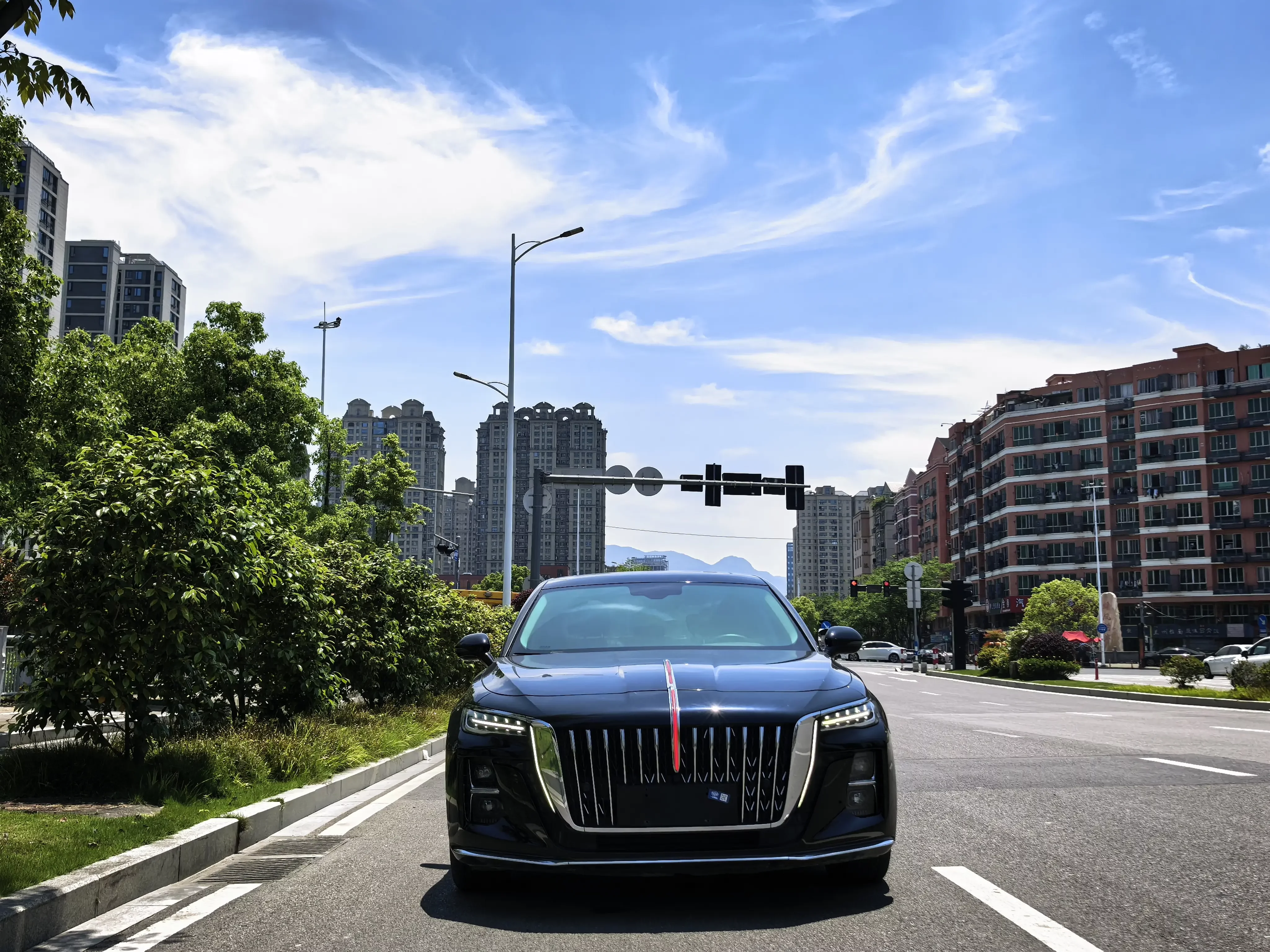 Hongqi H5