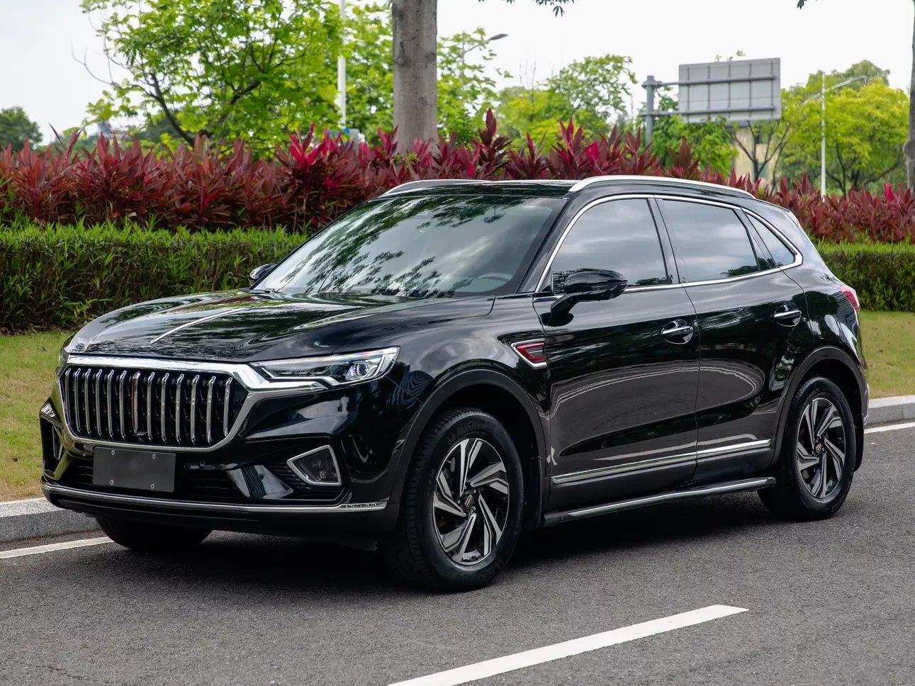 Hongqi HS5