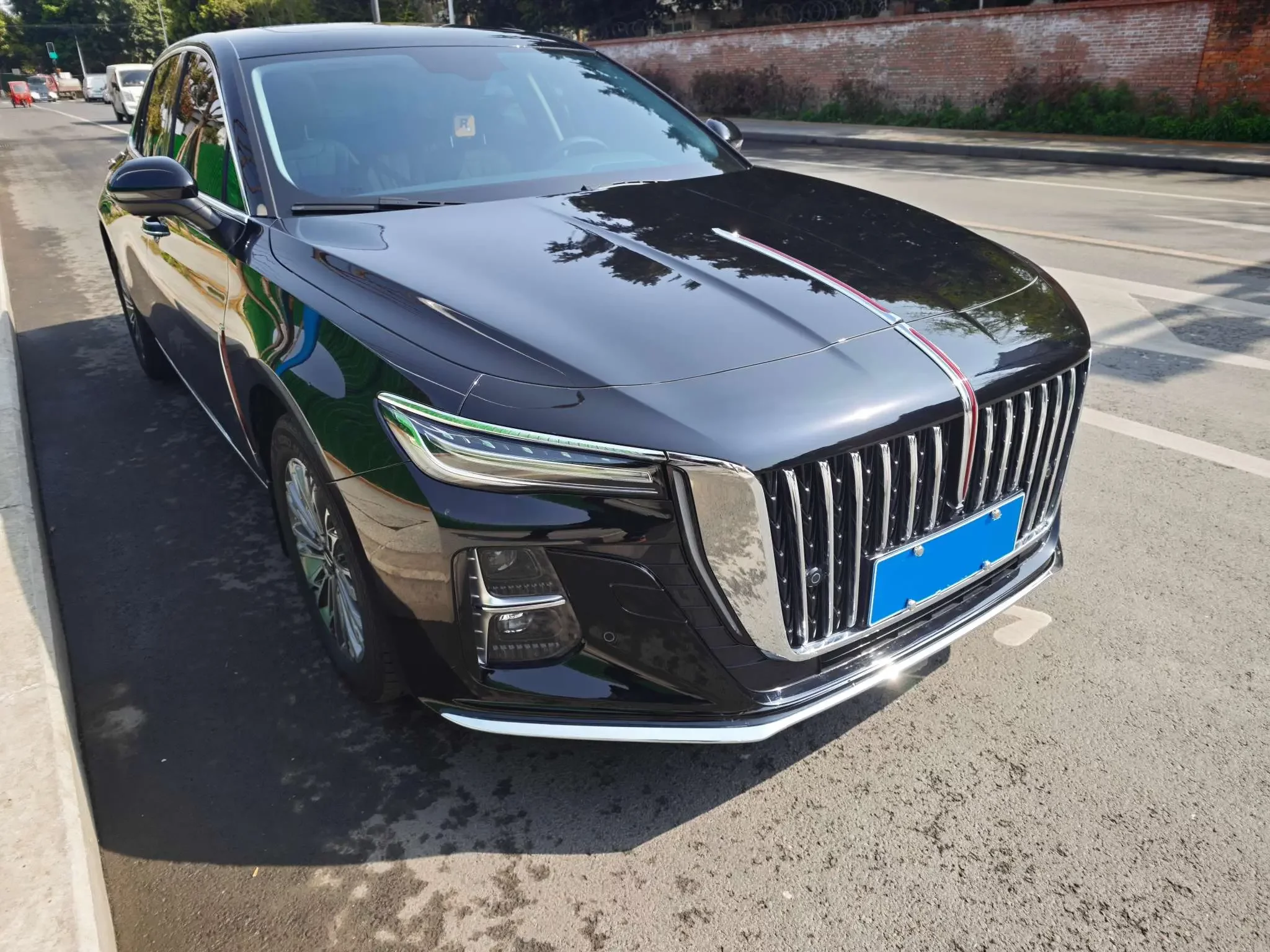 Hongqi H5