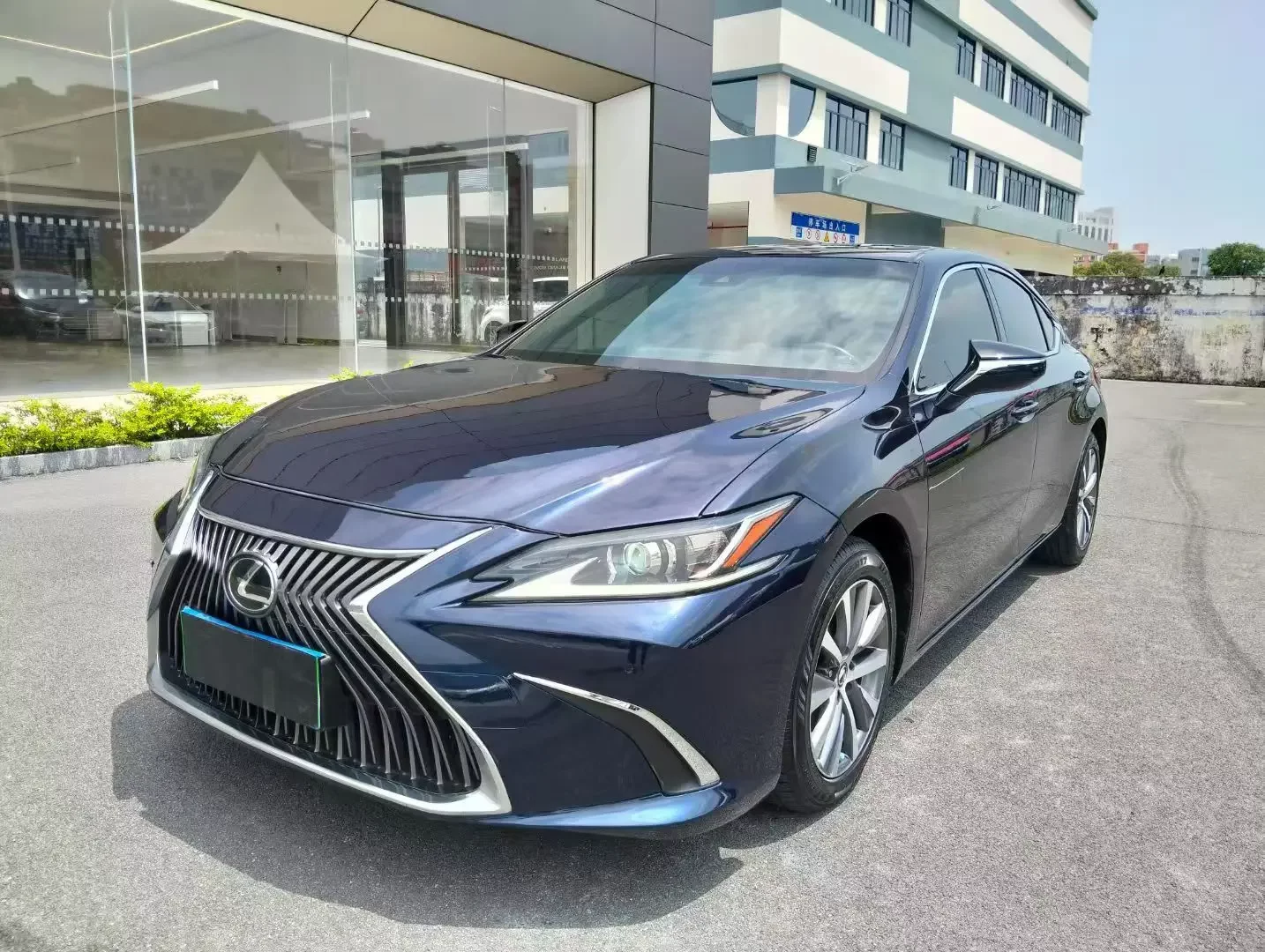 Lexus ES  из Китая