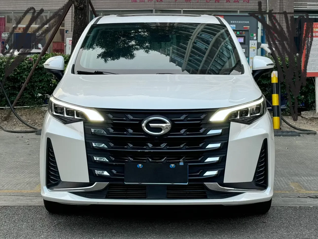 GAC Trumpchi M6  из Китая