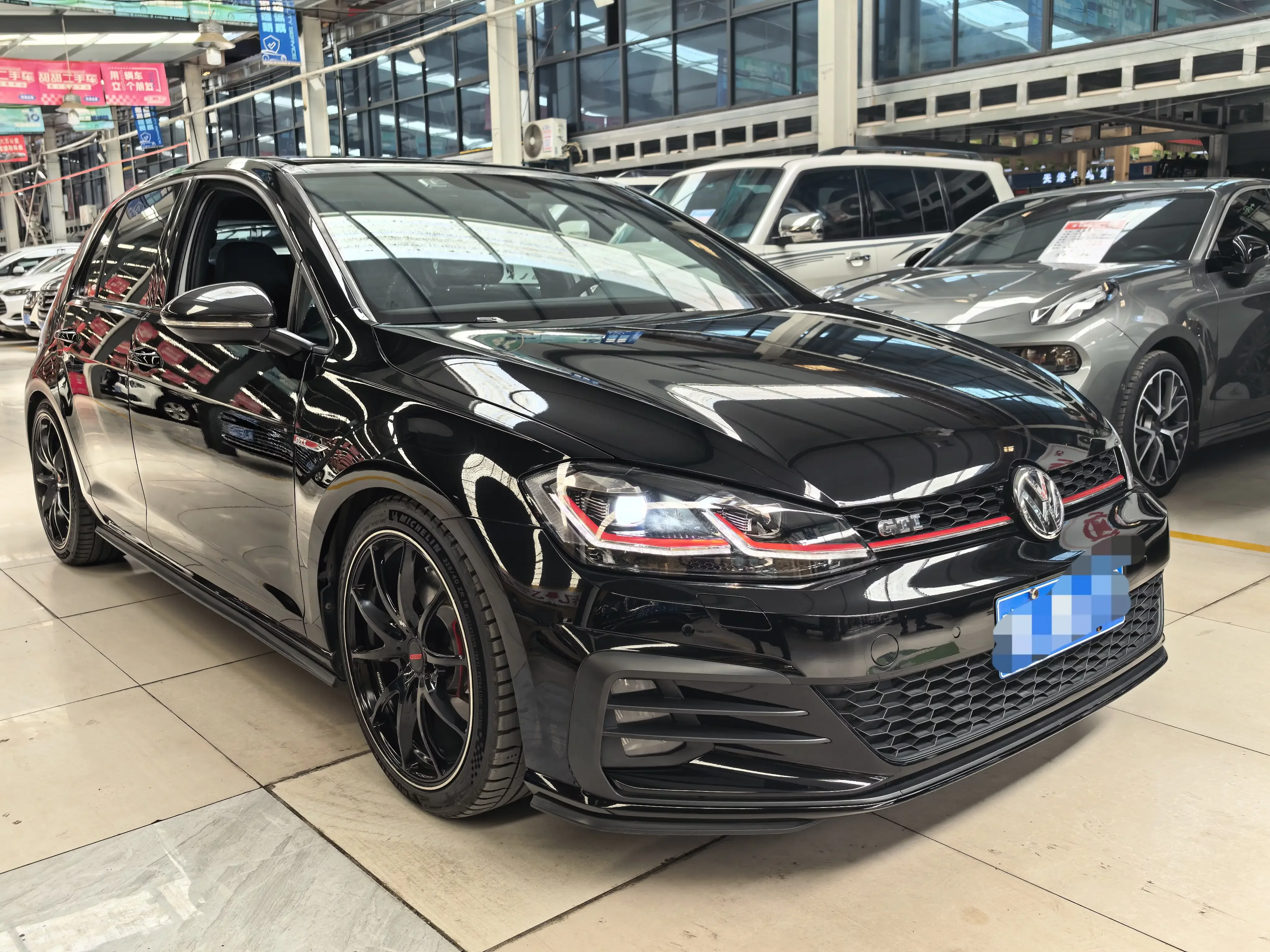 Volkswagen Golf GTI