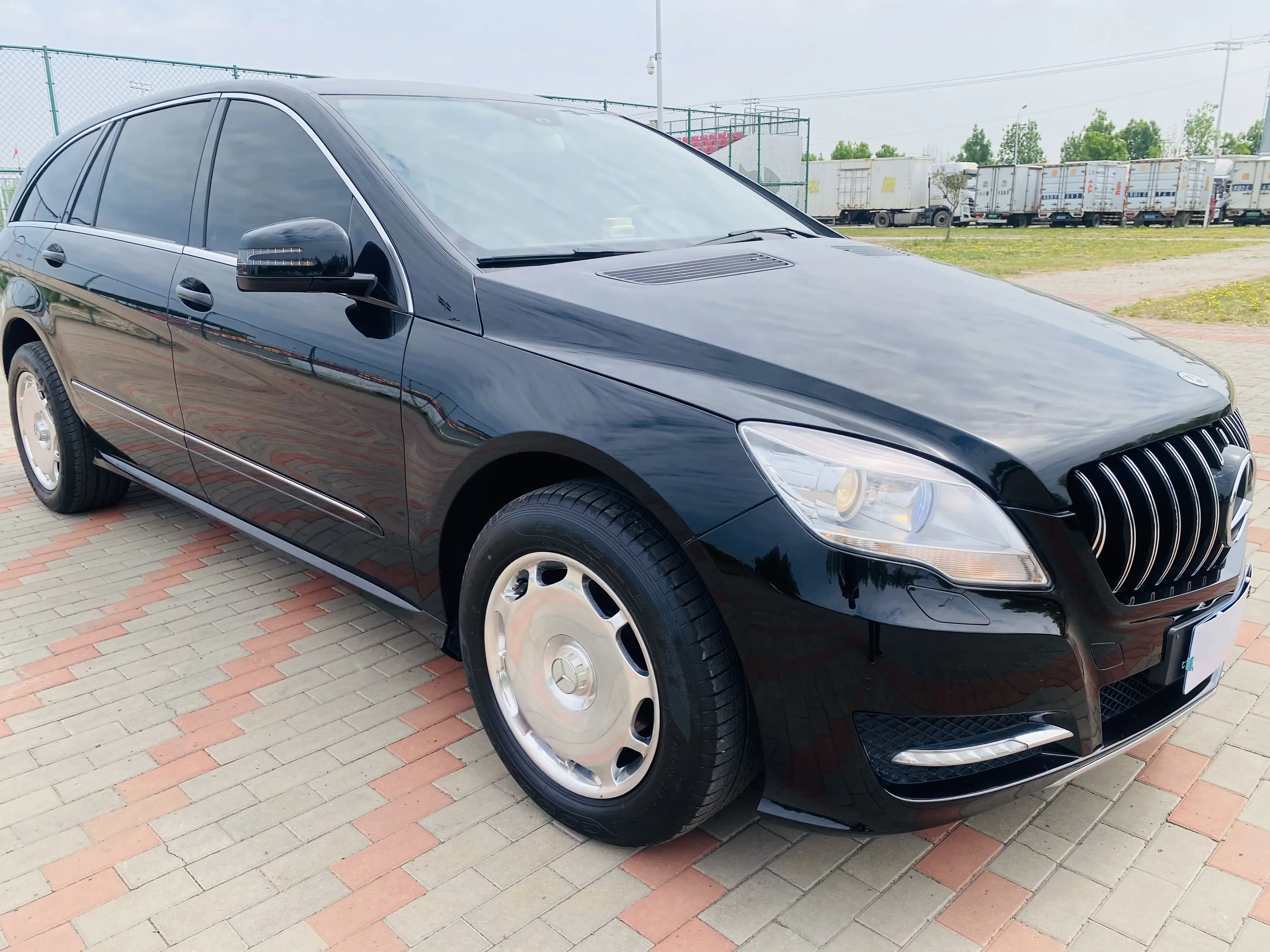Mercedes-Benz R-Class