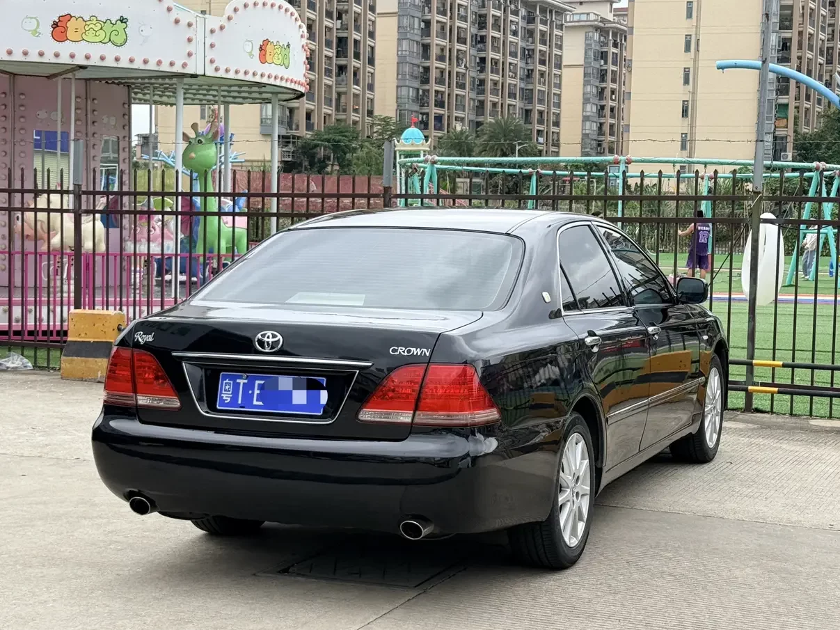 Toyota crown