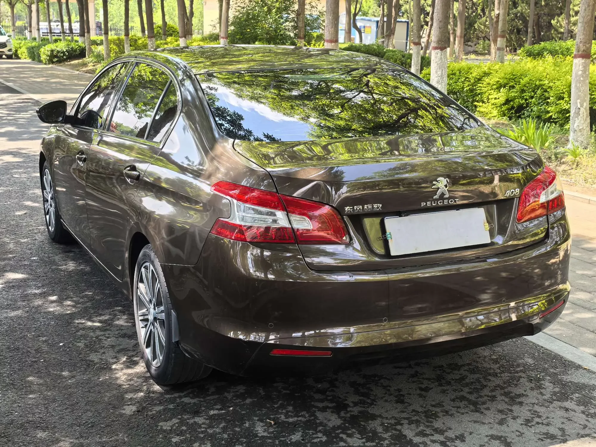 Peugeot 408