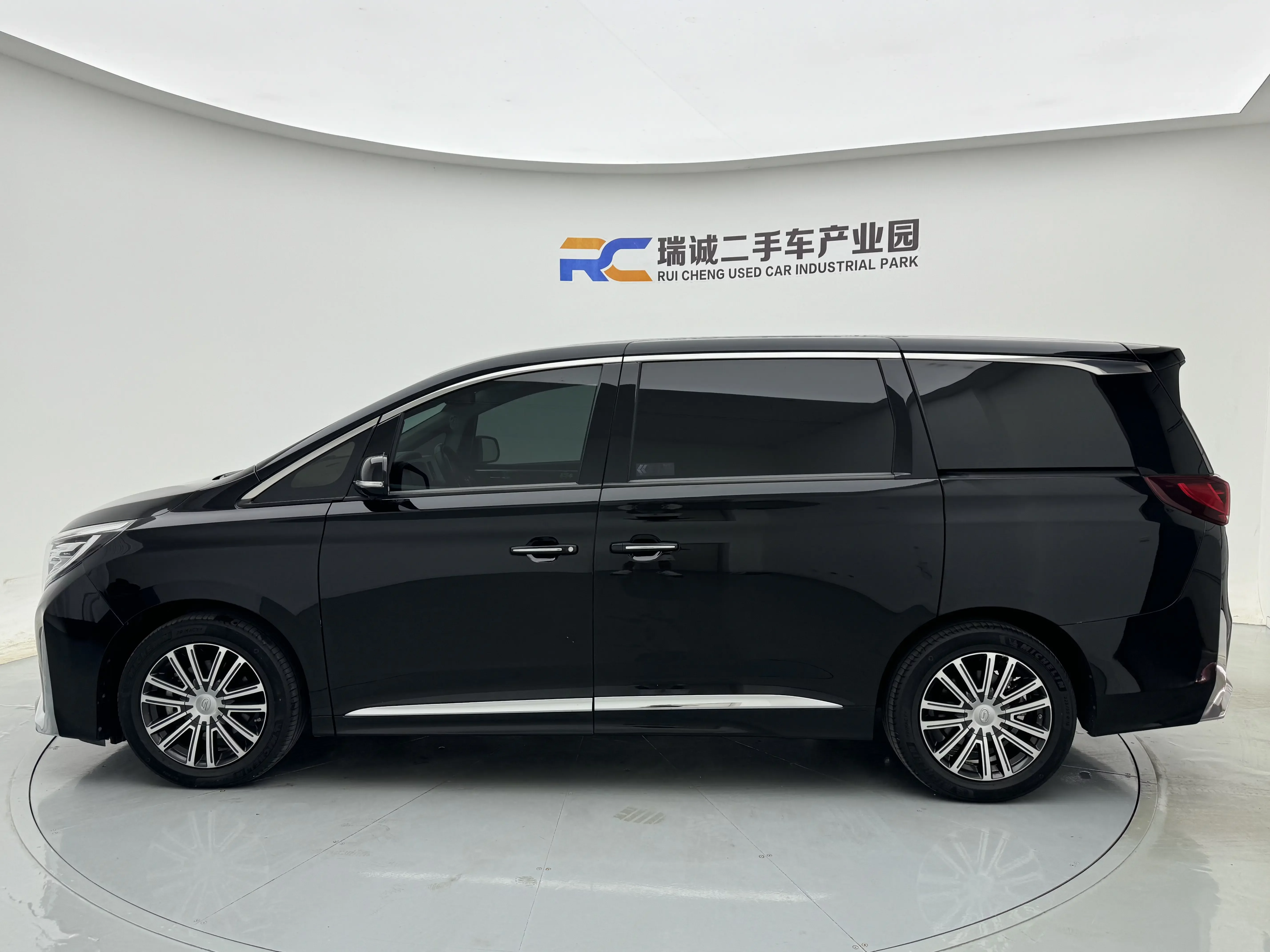 GAC Trumpchi M8